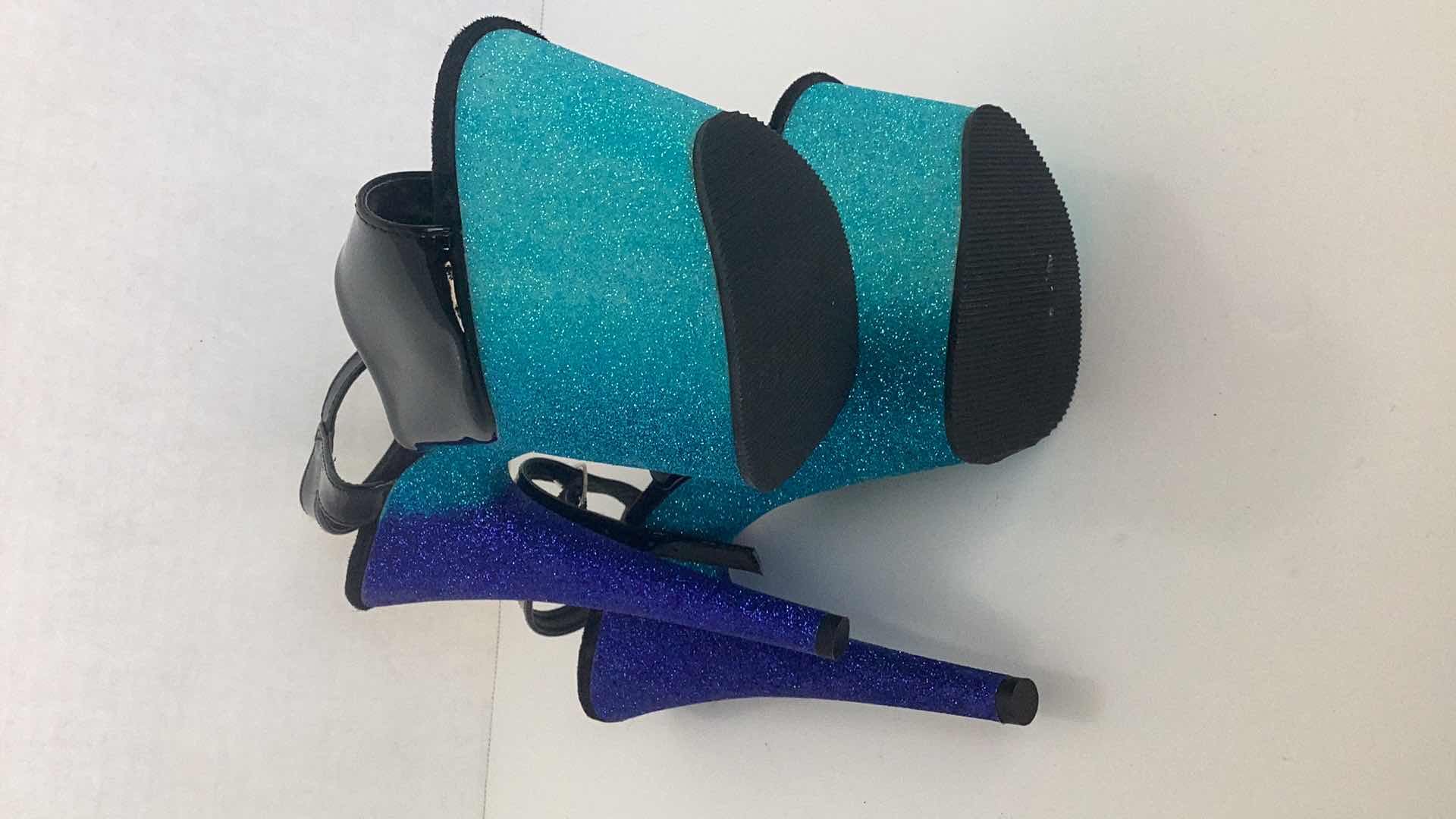 Photo 1 of PLEASER WOMENS 7” PLATFORM SHOE SIZE 8.5