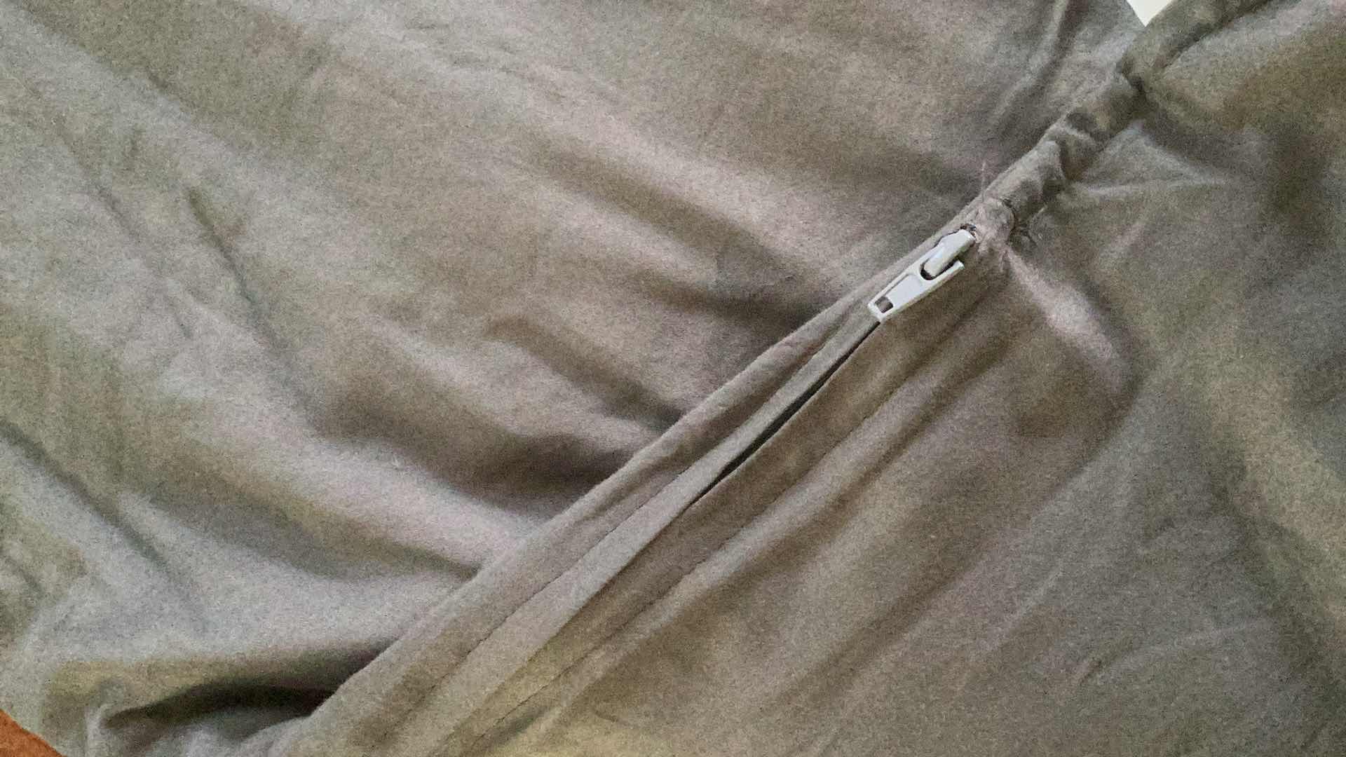 Photo 1 of 100%BAMBOO WEIGHTED BLANKET 70” X 48”