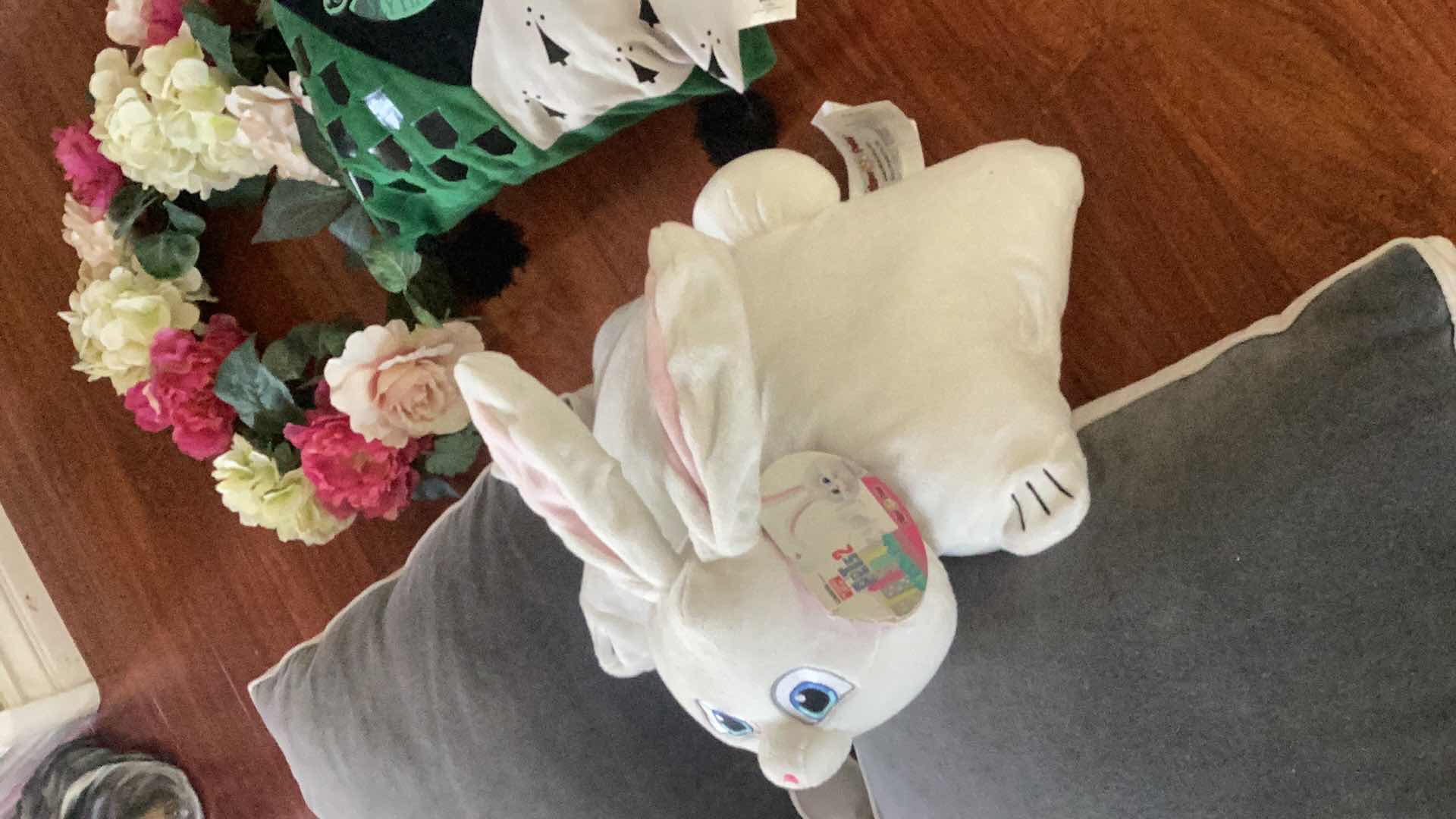 Photo 1 of PILLOWS AND HOME DECOR