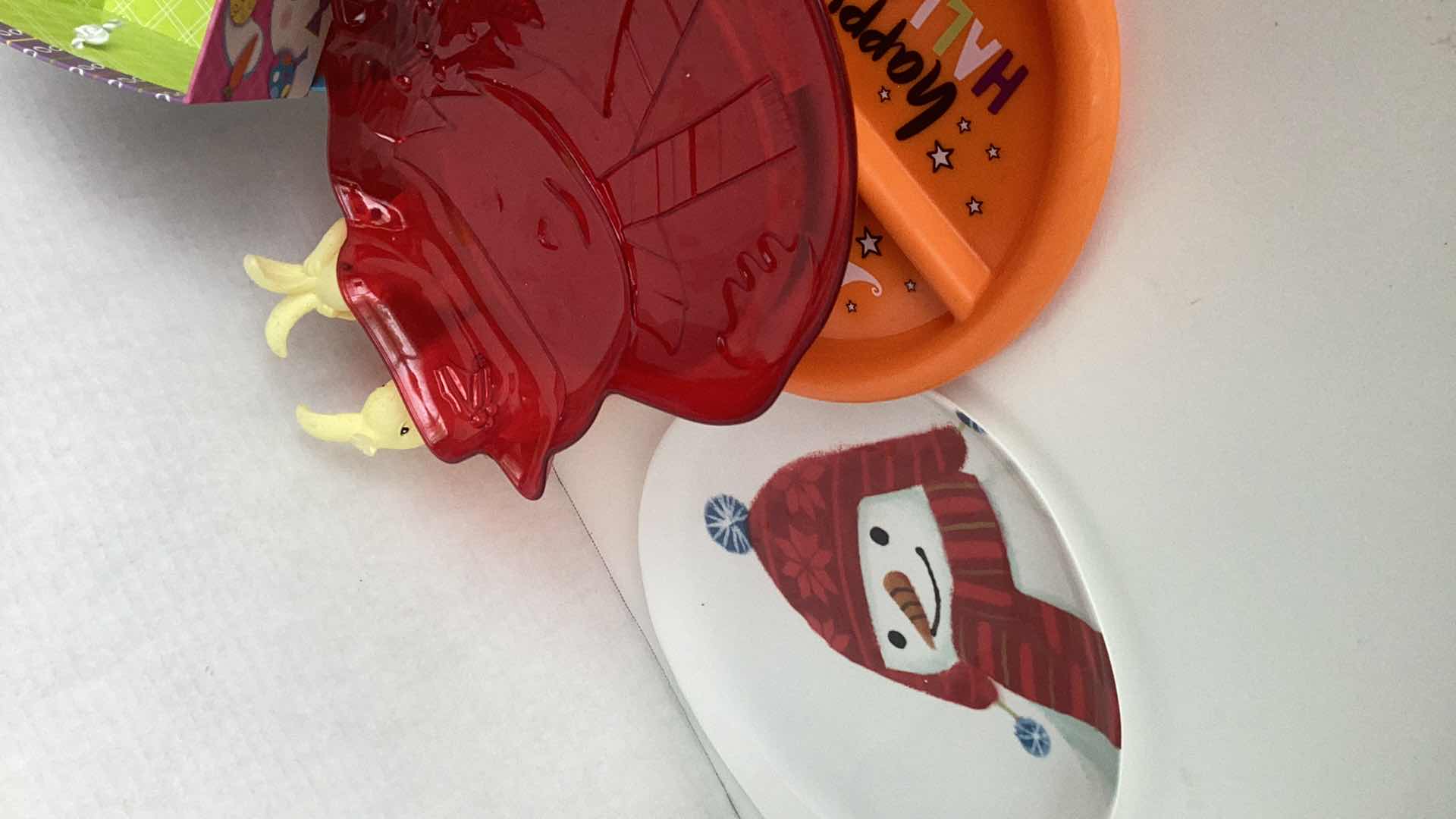 Photo 1 of HOLIDAY DECOR PLATES