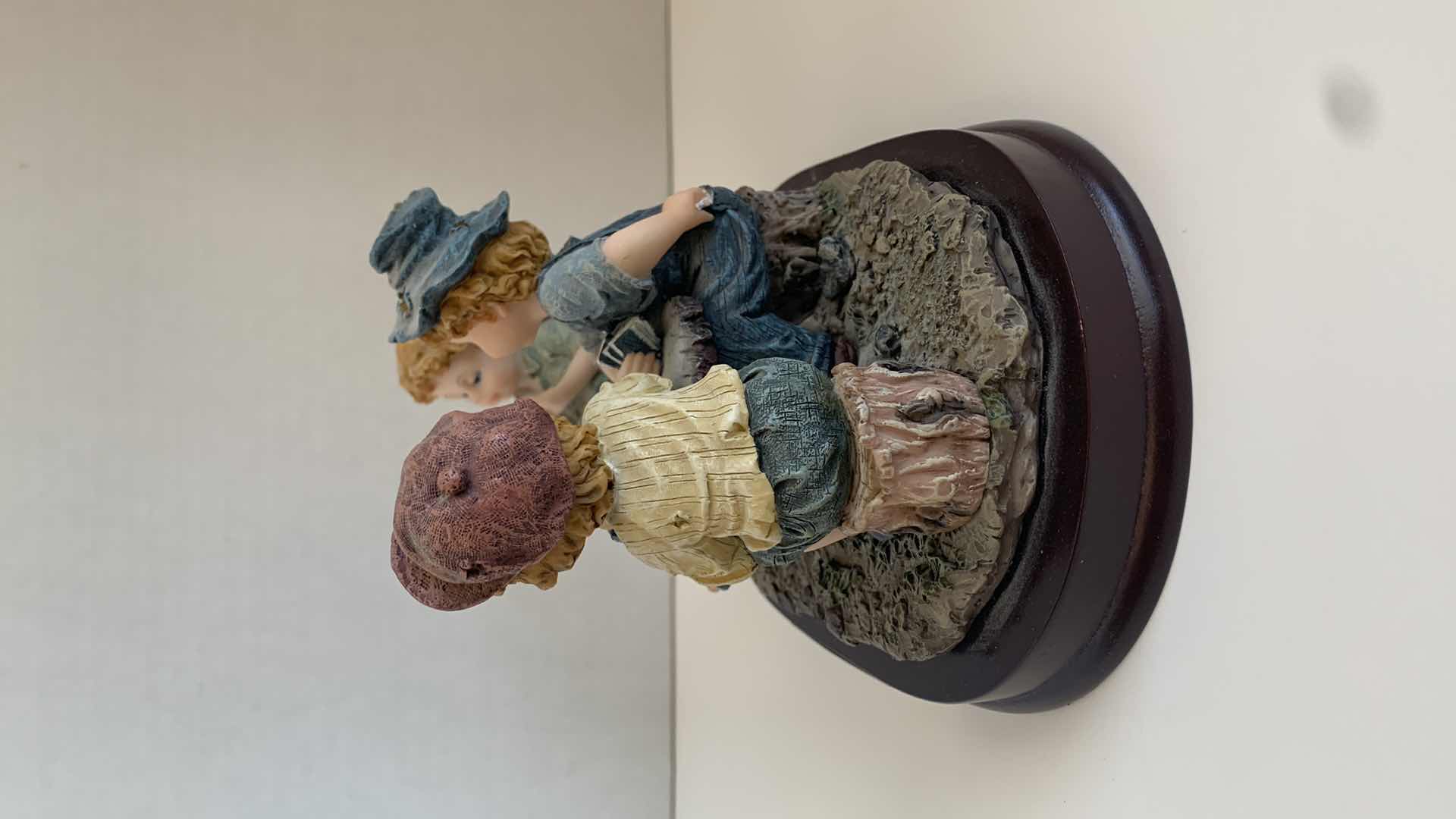 Photo 1 of MONTEFIORI COLLECTION ITALY DESIGN BOYS PLAYING CARDS STATUE