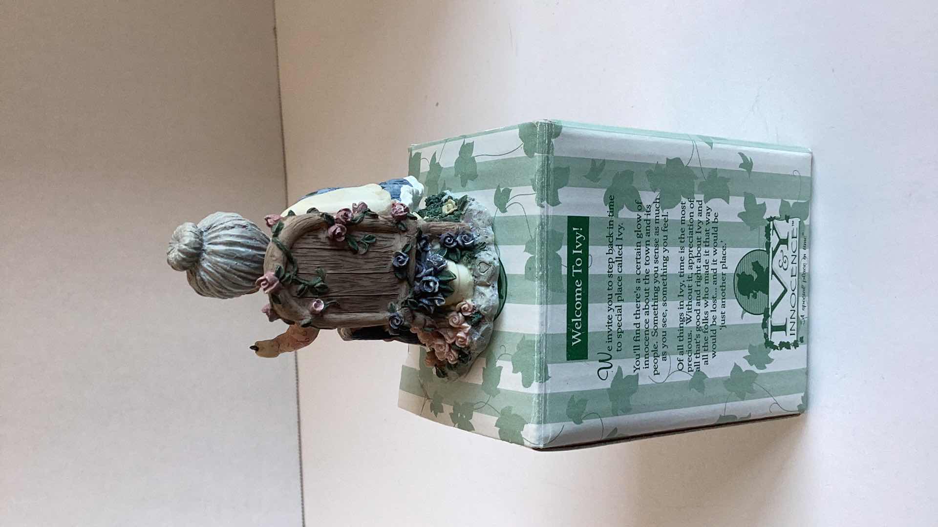 Photo 1 of IVY & INNOCENCE 05153 LILA & LUCIFER ( REG # 1A/ 9588 )