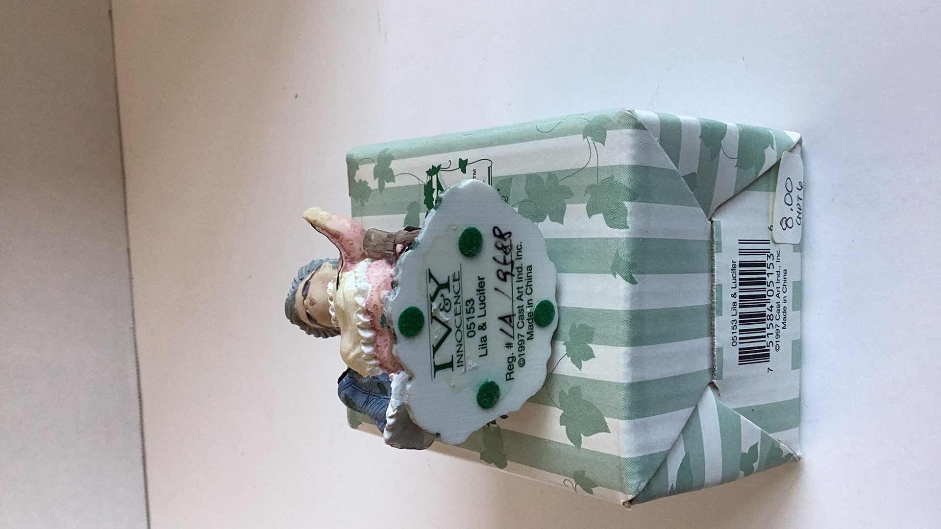 Photo 1 of IVY & INNOCENCE 05153 LILA & LUCIFER ( REG # 1A/ 9588 )