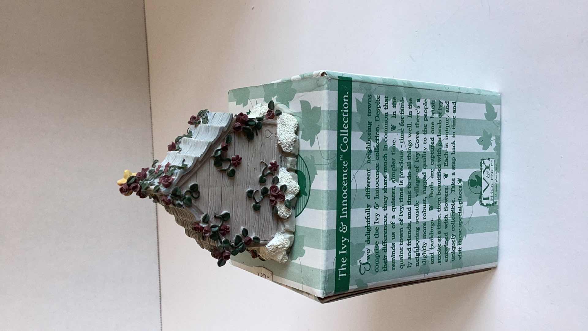 Photo 1 of IVY & INNOCENCE 05334 AWAY IN A MANAGER ( REG # 1A/0494 )