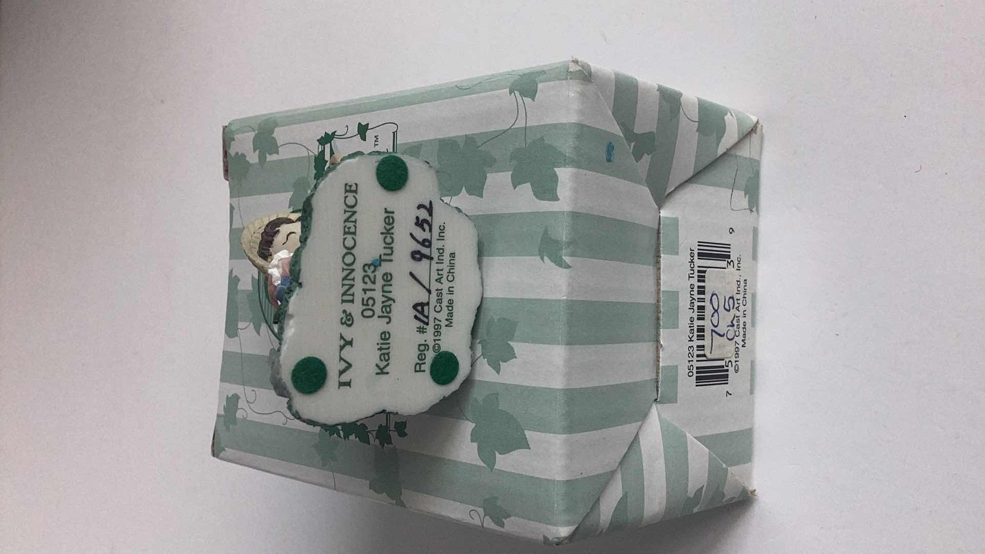 Photo 1 of IVY & INNOCENCE 05123 KATIE JAYNE TUCKER ( REG # 1A/9652)