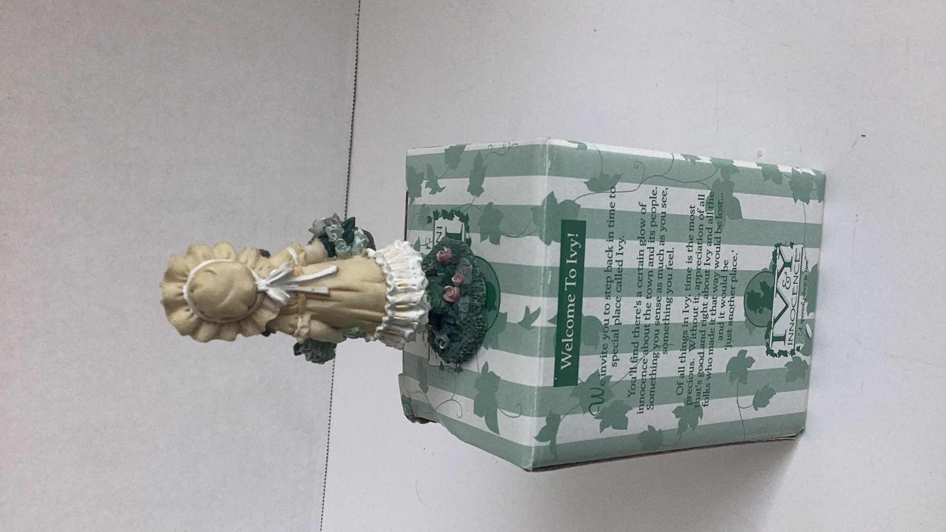 Photo 1 of IVY & INNOCENCE 05122 BLOSSOM  GREEN (REG #1A/8438)