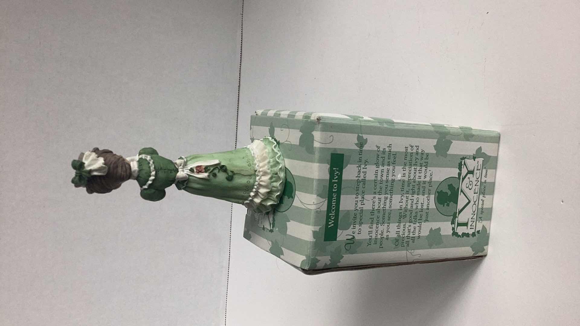 Photo 1 of IVY & INNOCENCE 05033 MISS MARY HEMMINGS (REG#1A/6597)