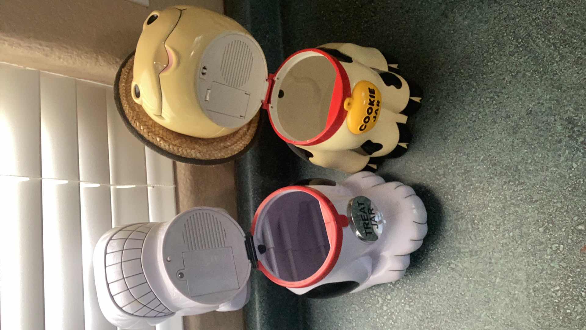 Photo 1 of PLASTIC MUSICAL COOKIE JARS