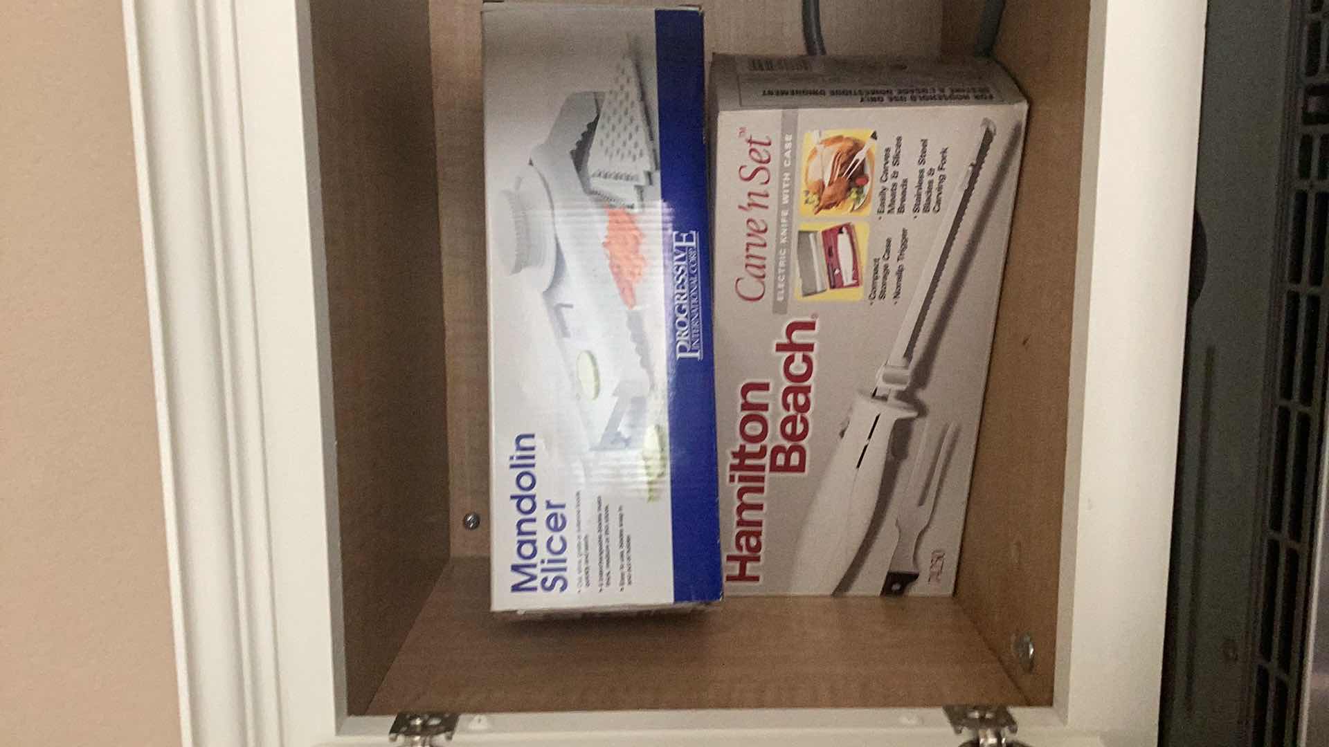 Photo 1 of CONTENTS OF SHELF