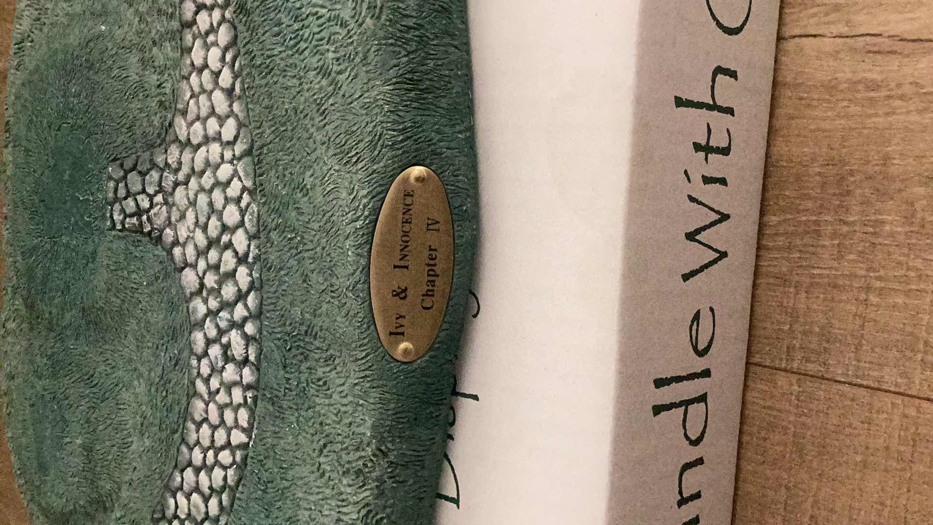 Photo 1 of IVY AND PEPPER INNOCENCE DISPLAY STAND CHAPTER IV