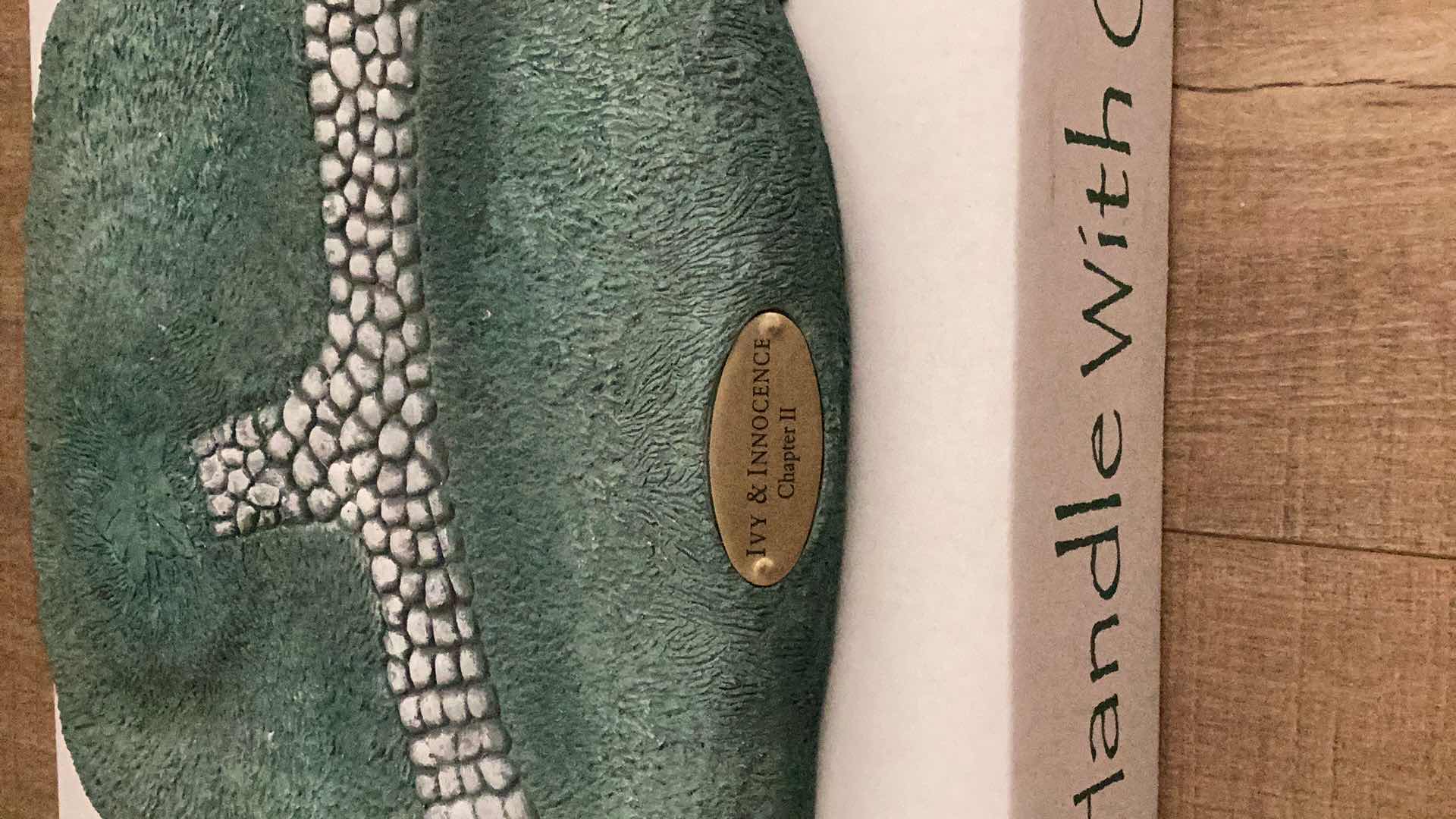 Photo 1 of IVY AND PEPPER INNOCENCE DISPLAY STAND CHAPTER II