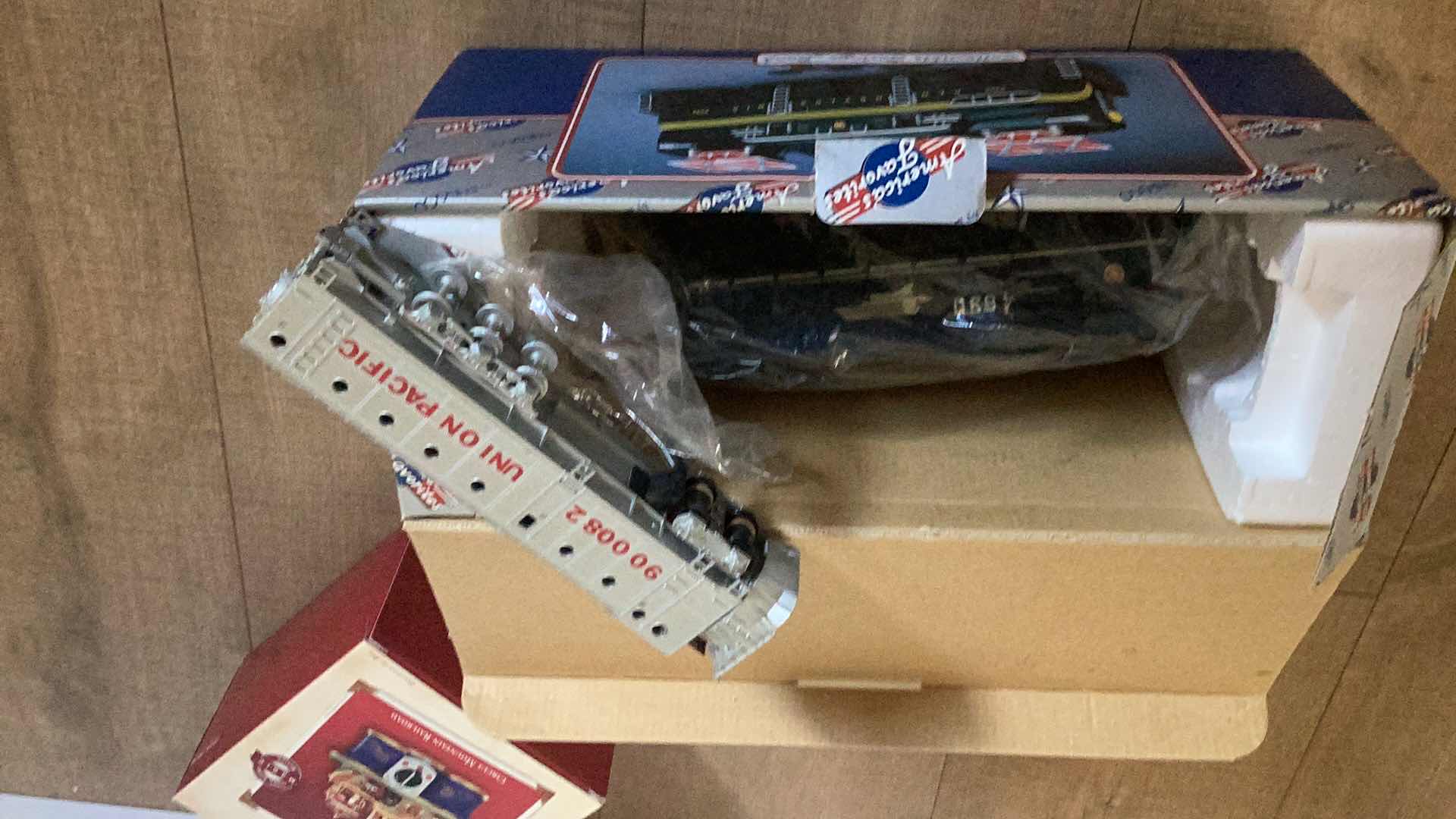 Photo 1 of LIONEL BANK AND CIRCUS MOUNTAIN RAILROAD ORNAMENT