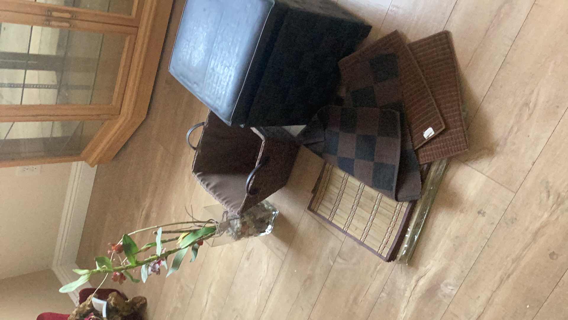 Photo 1 of HOME DECOR ITEMS