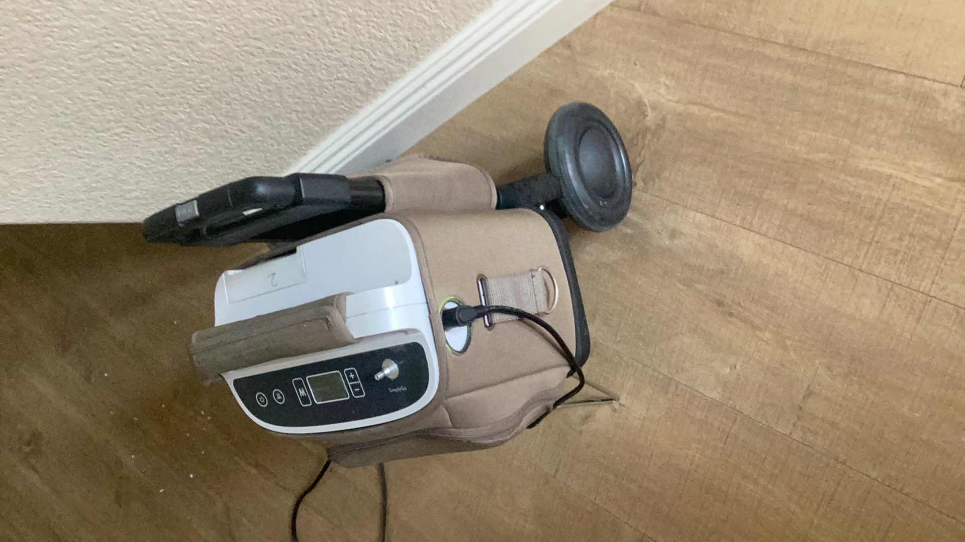 Photo 2 of PHILLIPS RESPIRONICS EVERFLO BREATHING MACHINE