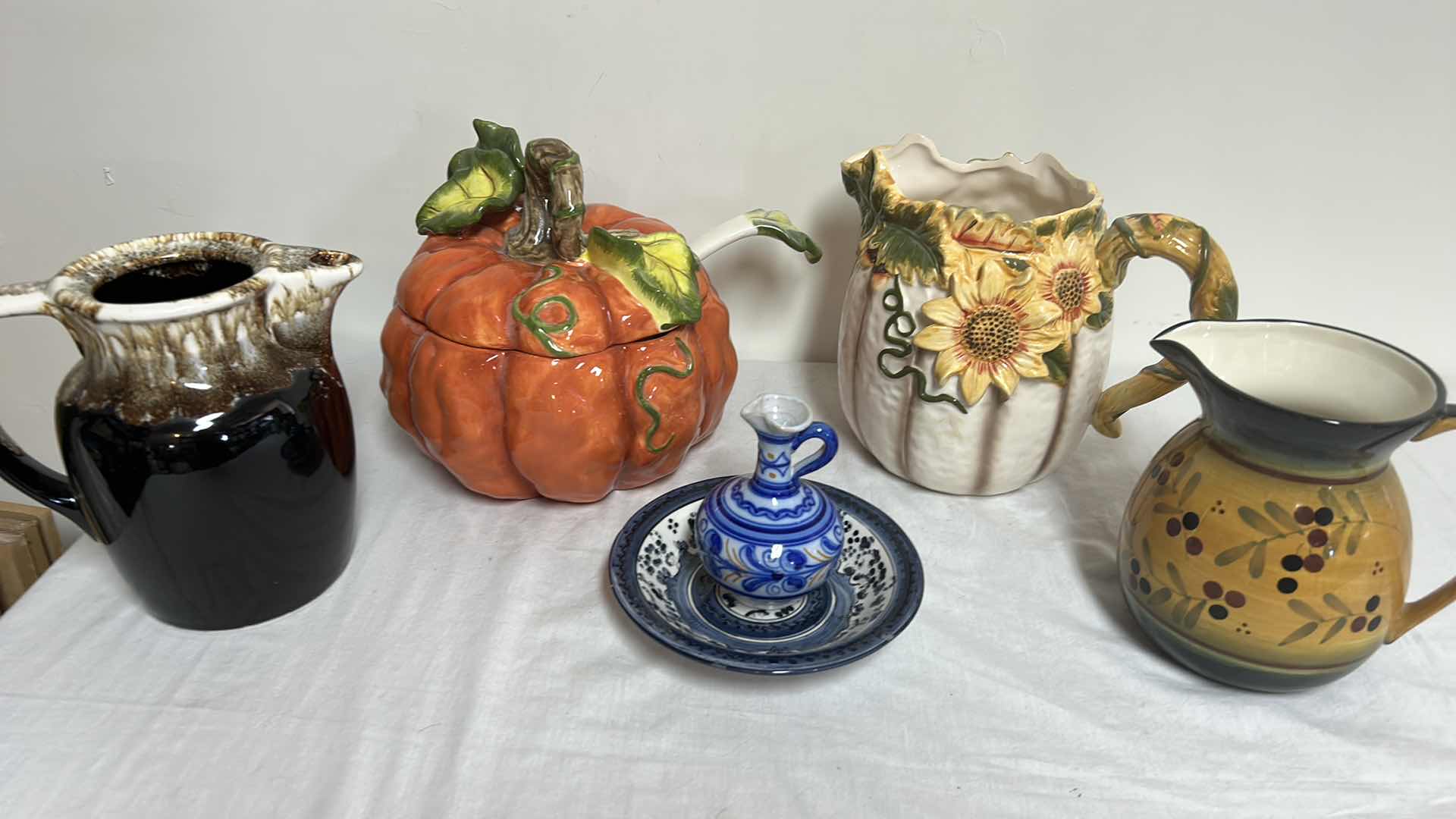 Photo 1 of 6 PC KITCHEN DECOR - CERAMIC ASSORTMENT