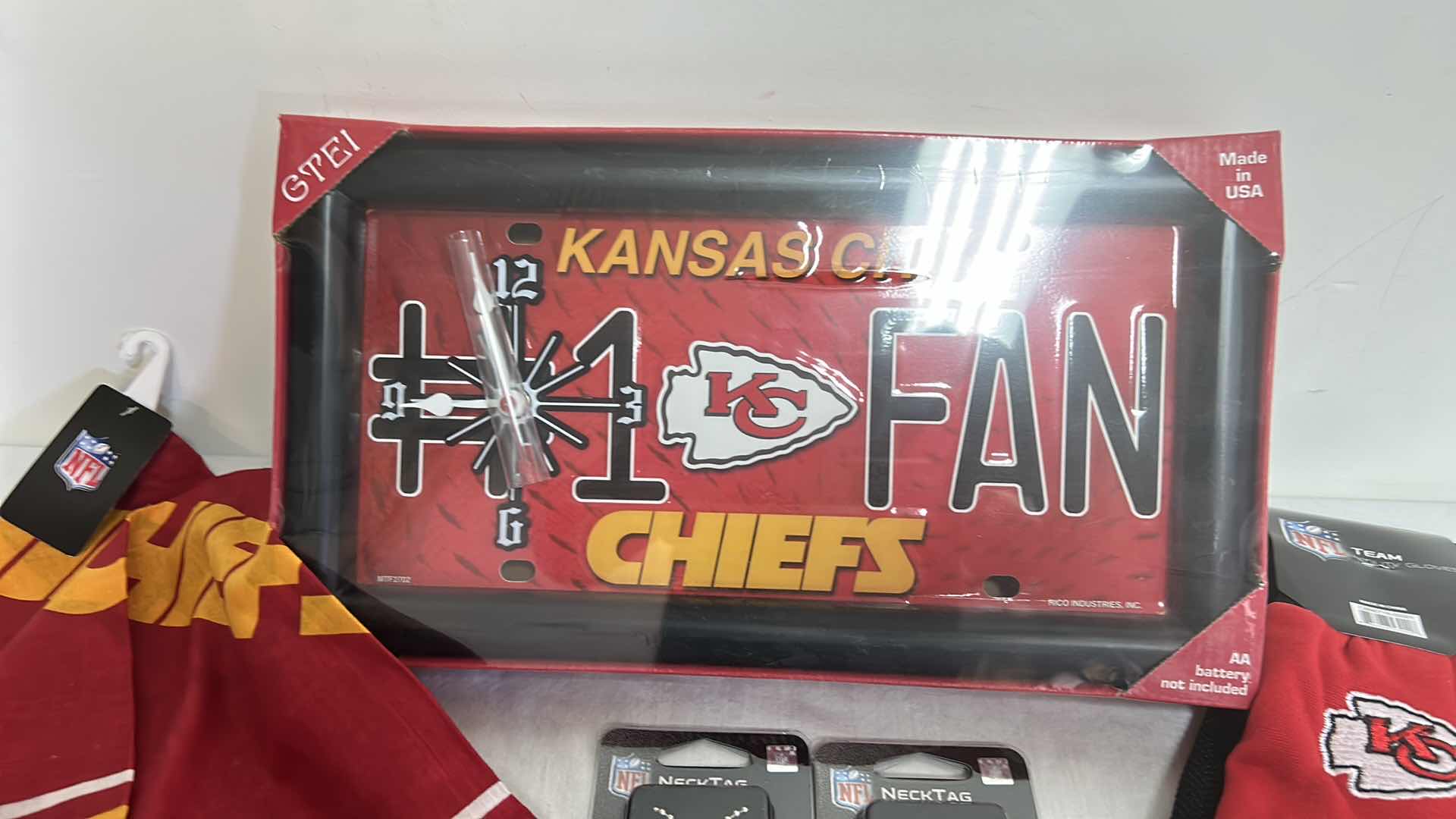 Photo 1 of NFL FAN GEAR CHIEFS