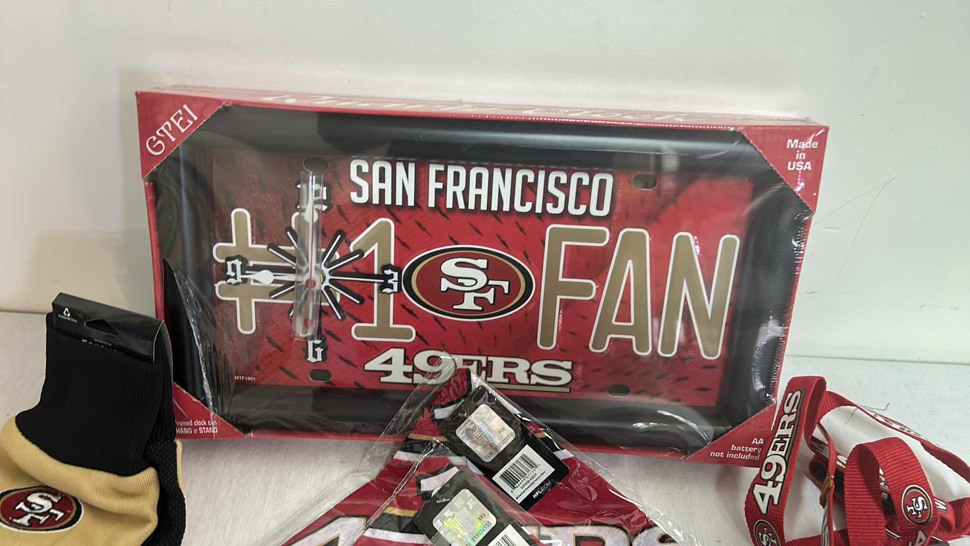 Photo 1 of NFL FAN GEAR 49'ERS