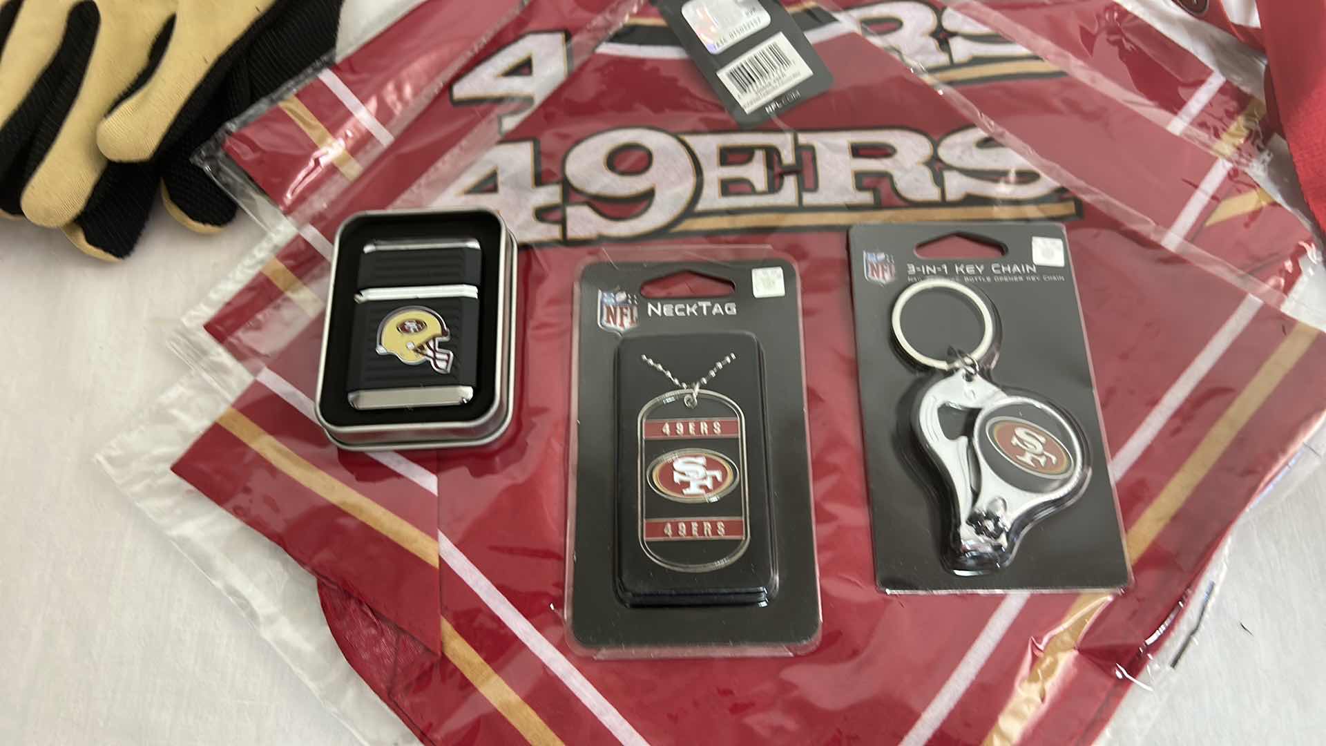 Photo 1 of NFL FAN GEAR 49'ERS