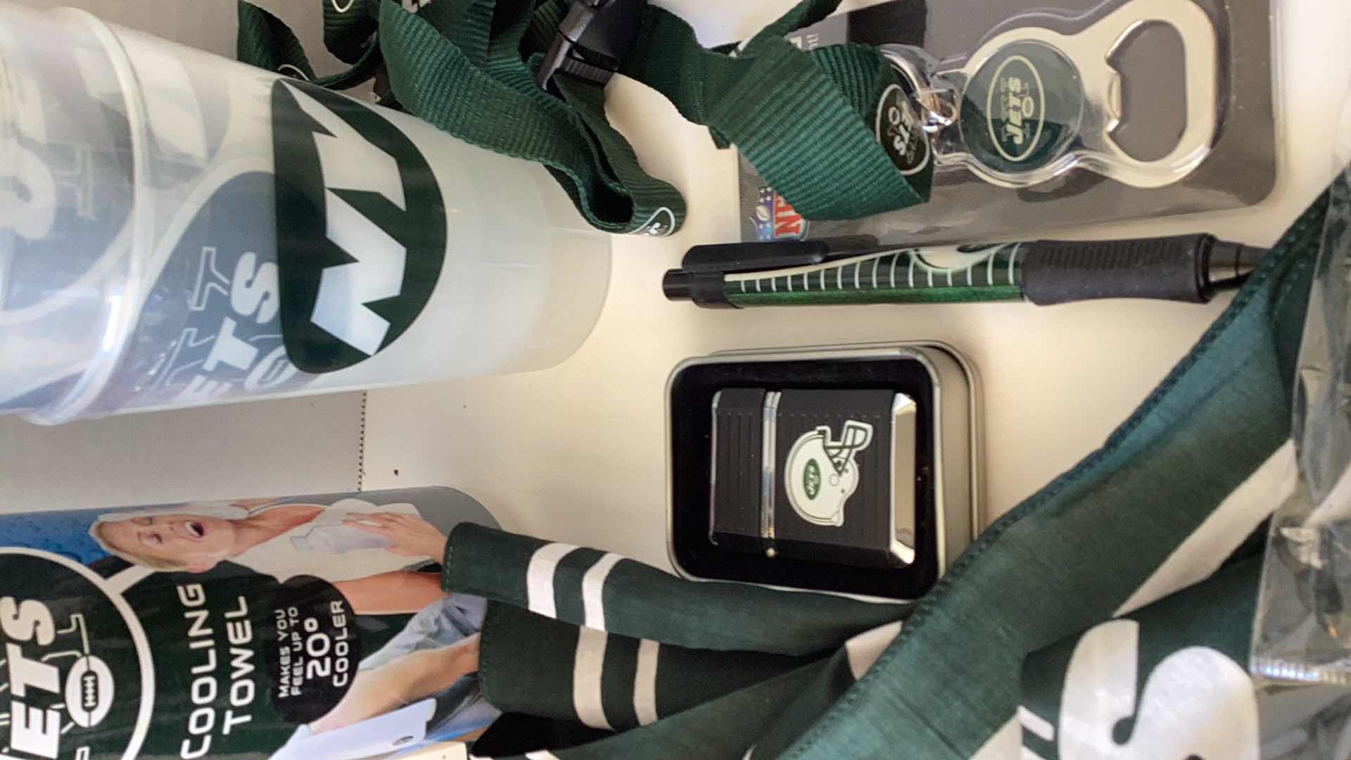 Photo 1 of NFL FAN GEAR JETS
