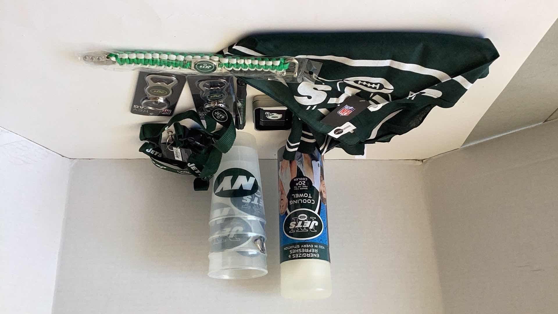 Photo 1 of NFL FAN GEAR JETS