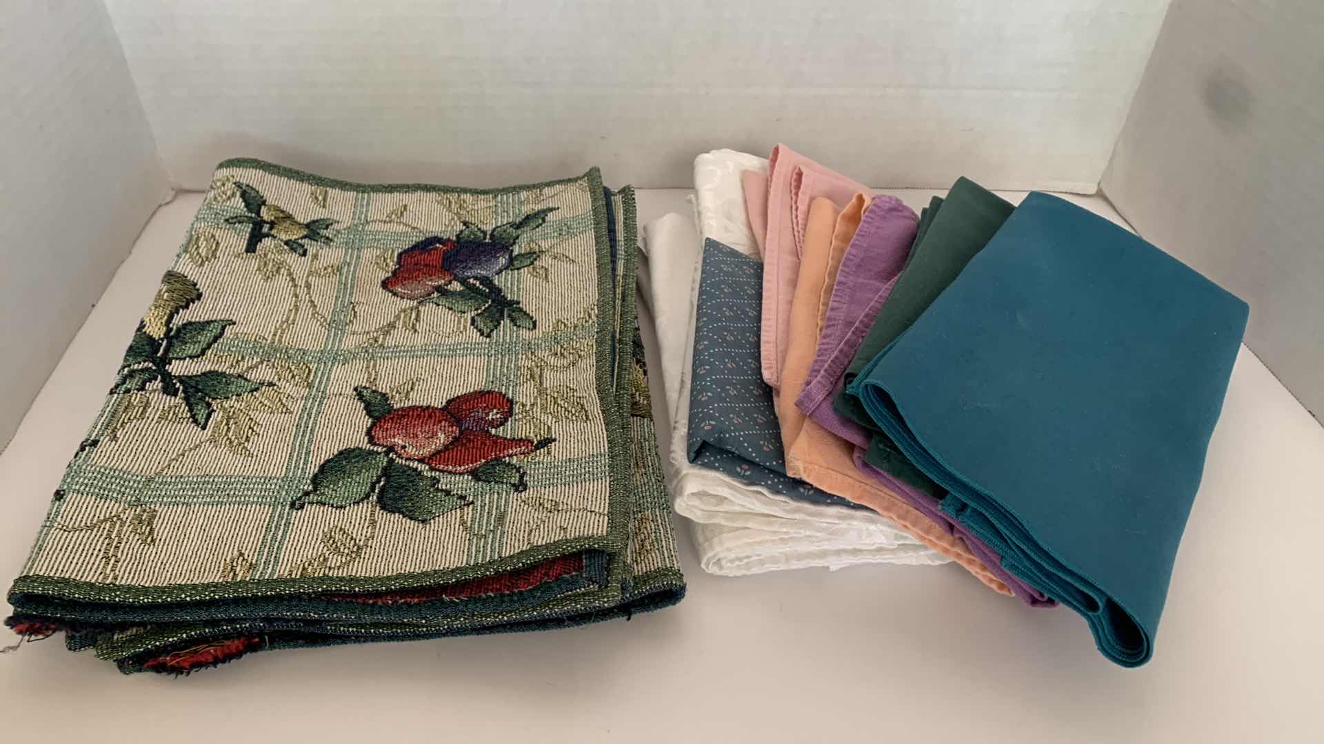 Photo 4 of CROCK POT SLOW COOKER AND LITTLE DIPPER WITH SET OF PLACEMATS AND CLOTH NAPKINS