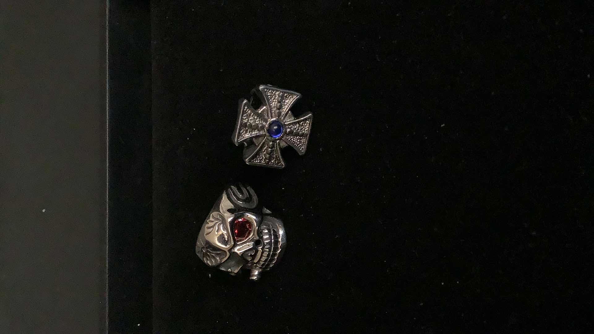 Photo 1 of 2 MEN RINGS SIZE 7