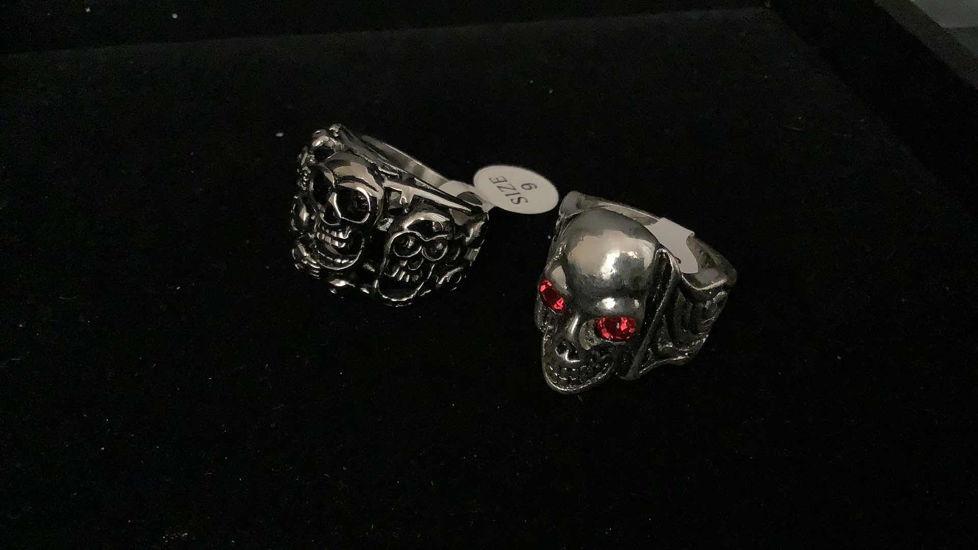 Photo 1 of 2 MEN RINGS SIZE 9