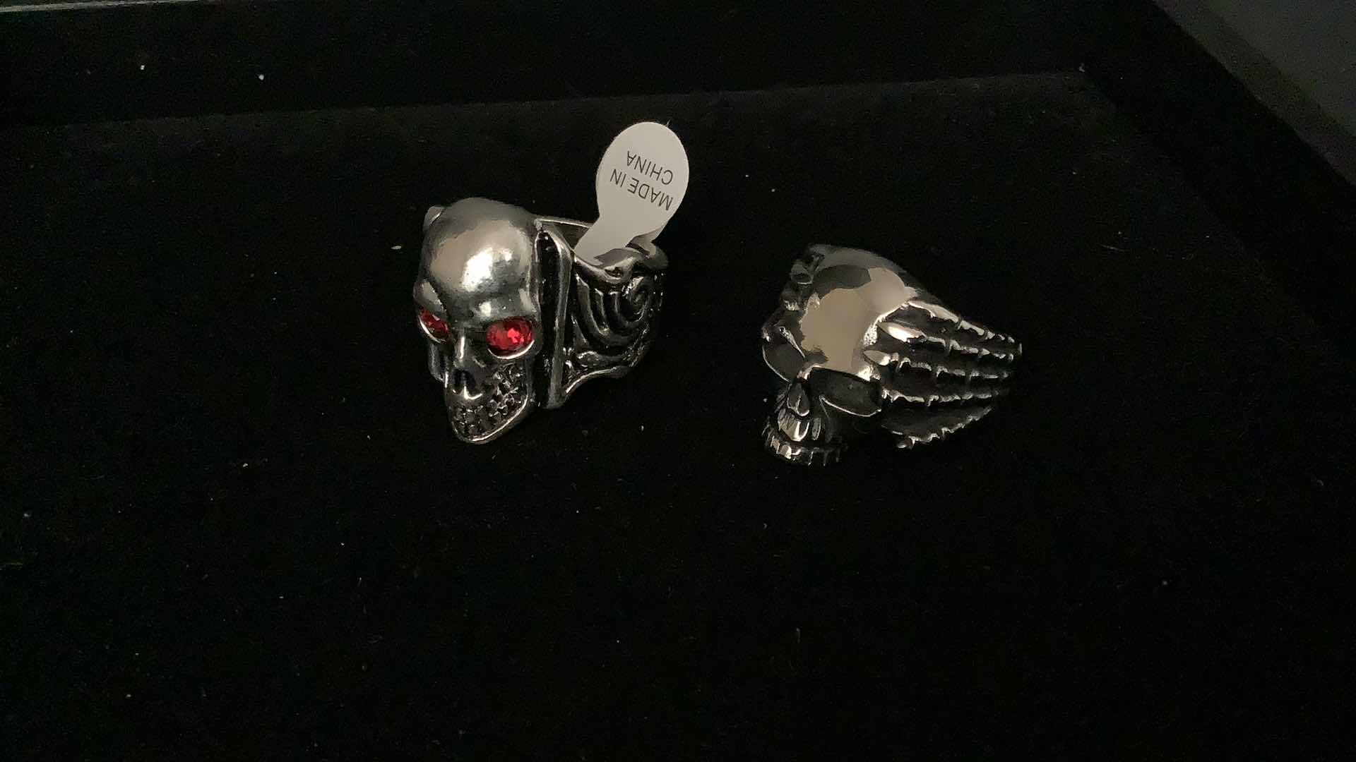 Photo 1 of 2 MEN RINGS SIZE 10