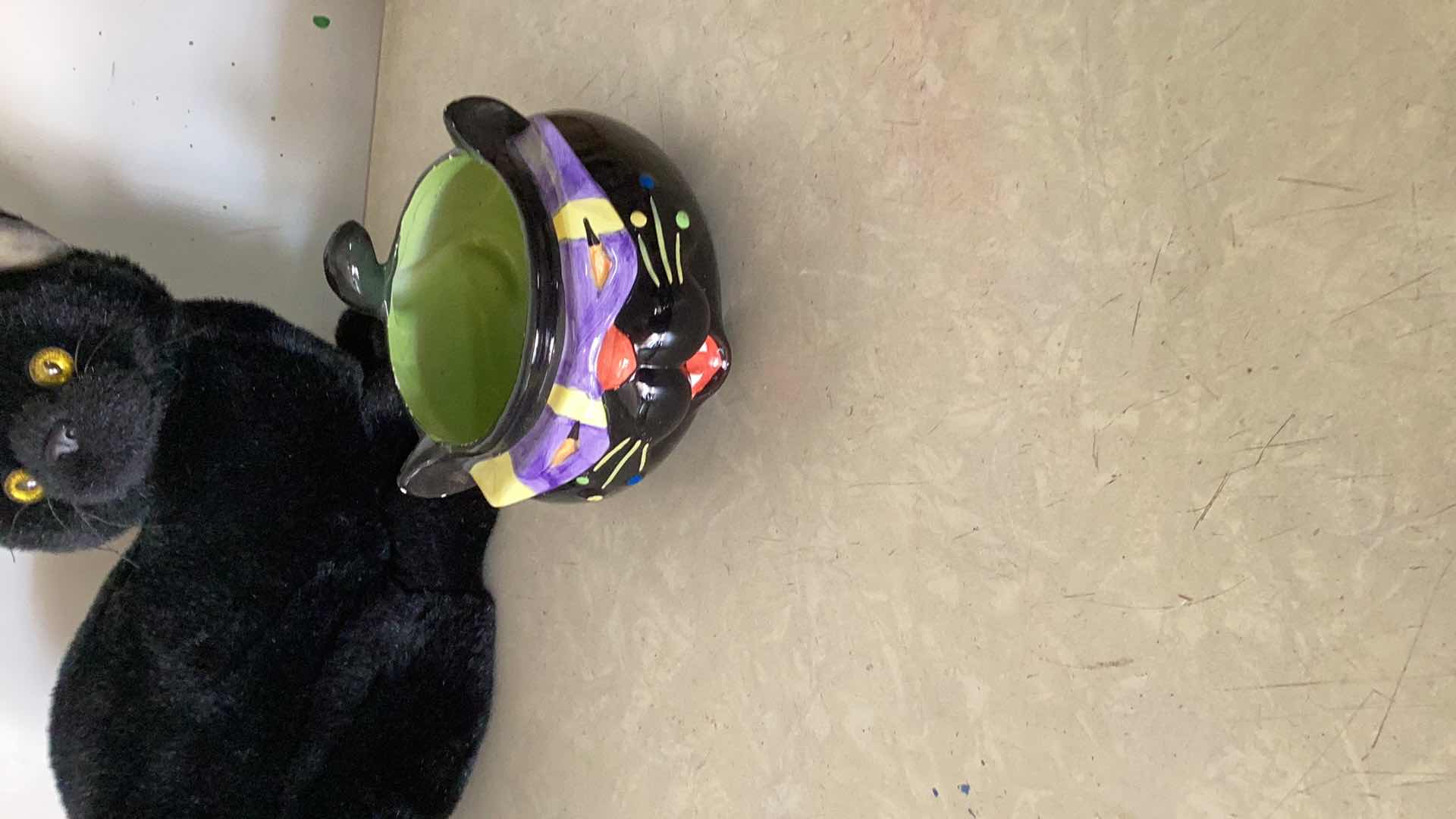 Photo 2 of HALLOWEEN DECOR