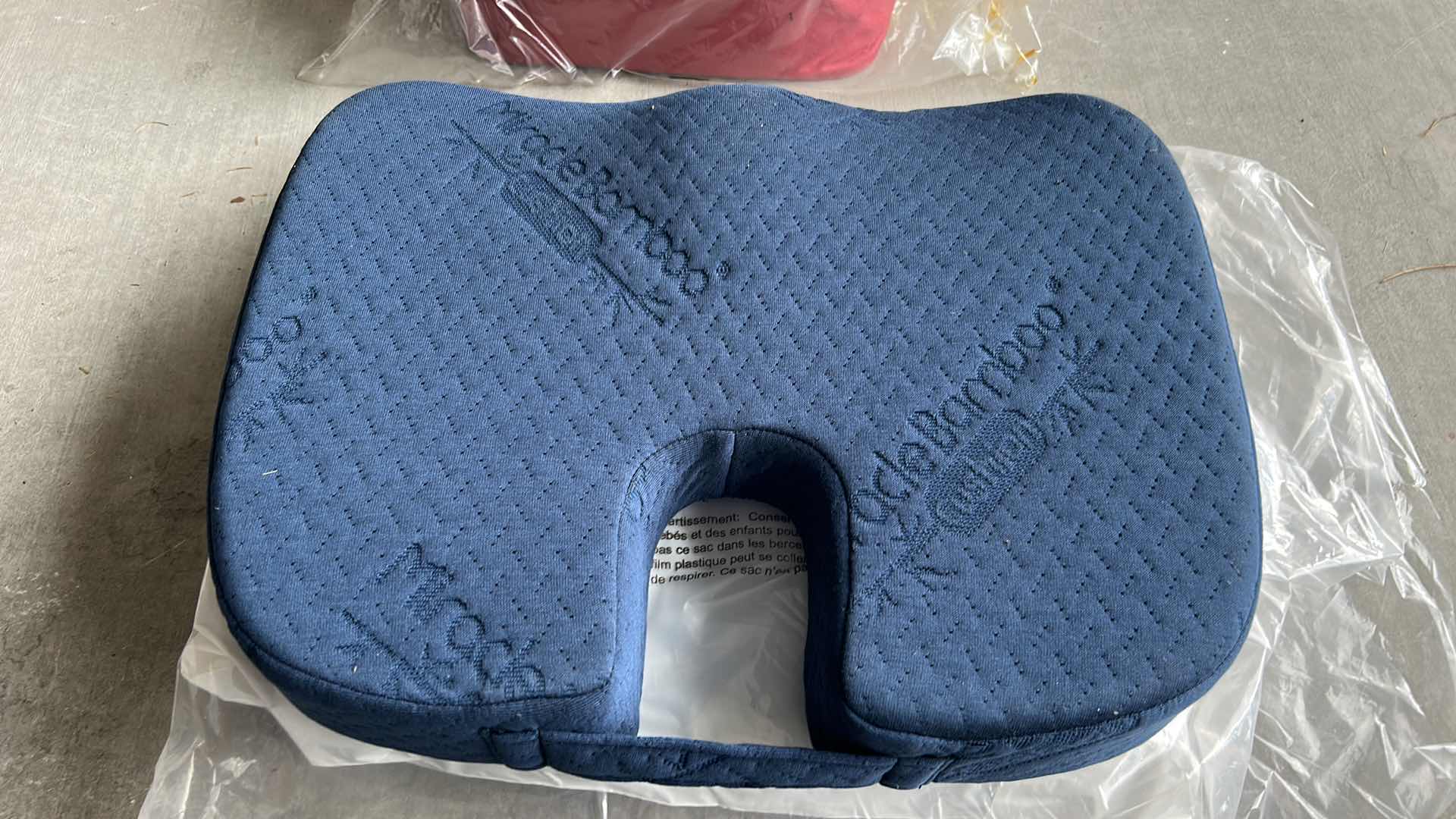 Photo 4 of 2 NEW MIRACLE BAMBOO SEAT CUSHIONS AND 1 NEW MANDALAY BAY COSMETIC BAG