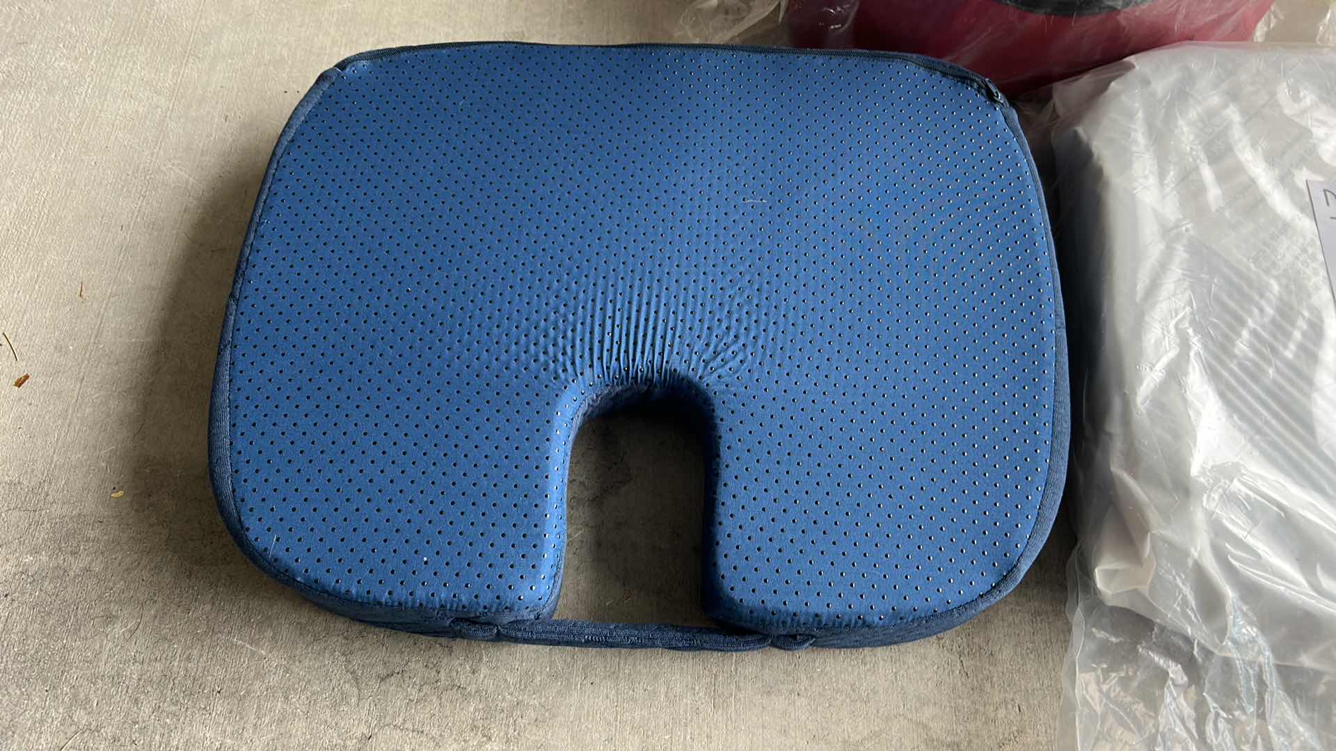 Photo 3 of 2 NEW MIRACLE BAMBOO SEAT CUSHIONS AND 1 NEW MANDALAY BAY COSMETIC BAG