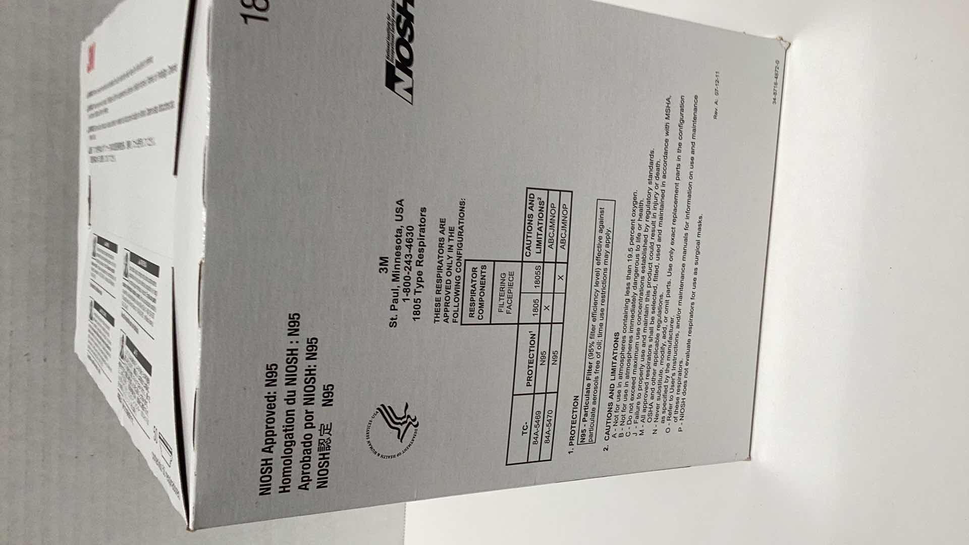 Photo 1 of 3M VFLEX N 95 PARTICULATE RESPIRATOR SURGICAL MASK BOX OF 50 1805