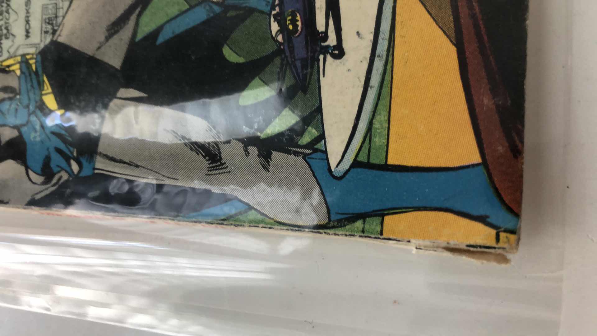 Photo 1 of DC COMICS BATMAN #203 SECRETS OF THE BATCAVE