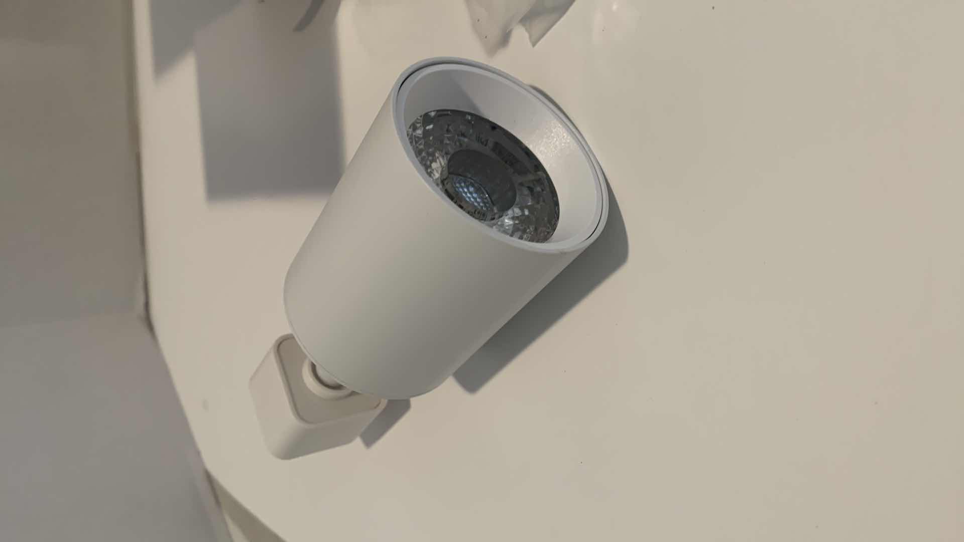 Photo 1 of VANOOPEE 8 PACK WHITE LED TRACK LIGHTS