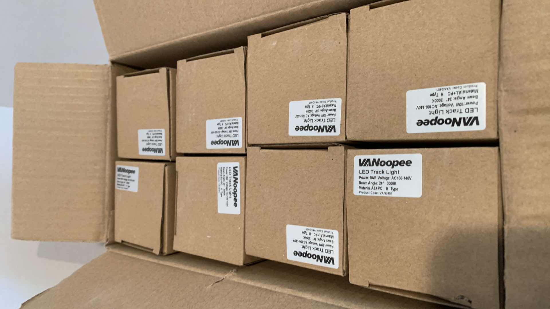 Photo 5 of VANOOPEE 8 PACK WHITE LED TRACK LIGHTS