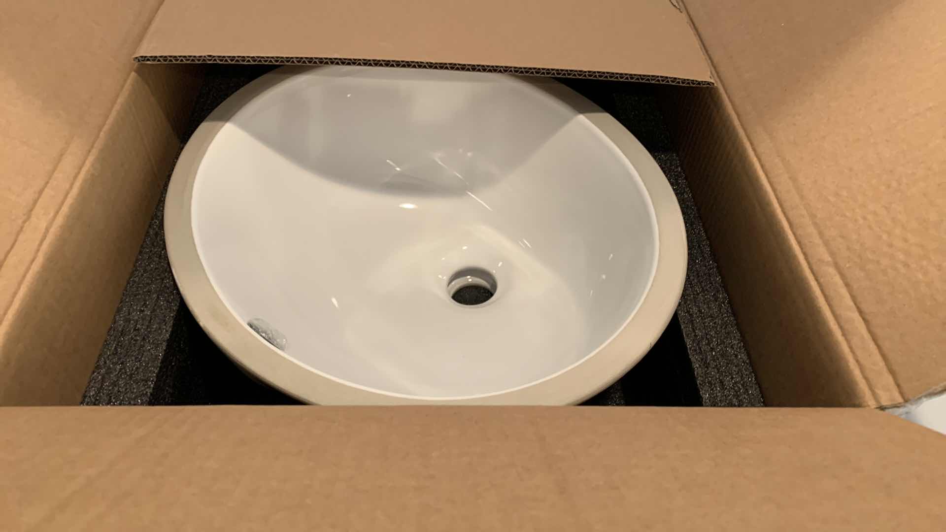 Photo 1 of OVAL UNDERMOUNT BATHROOM SINK CERAMIC PORCELAIN