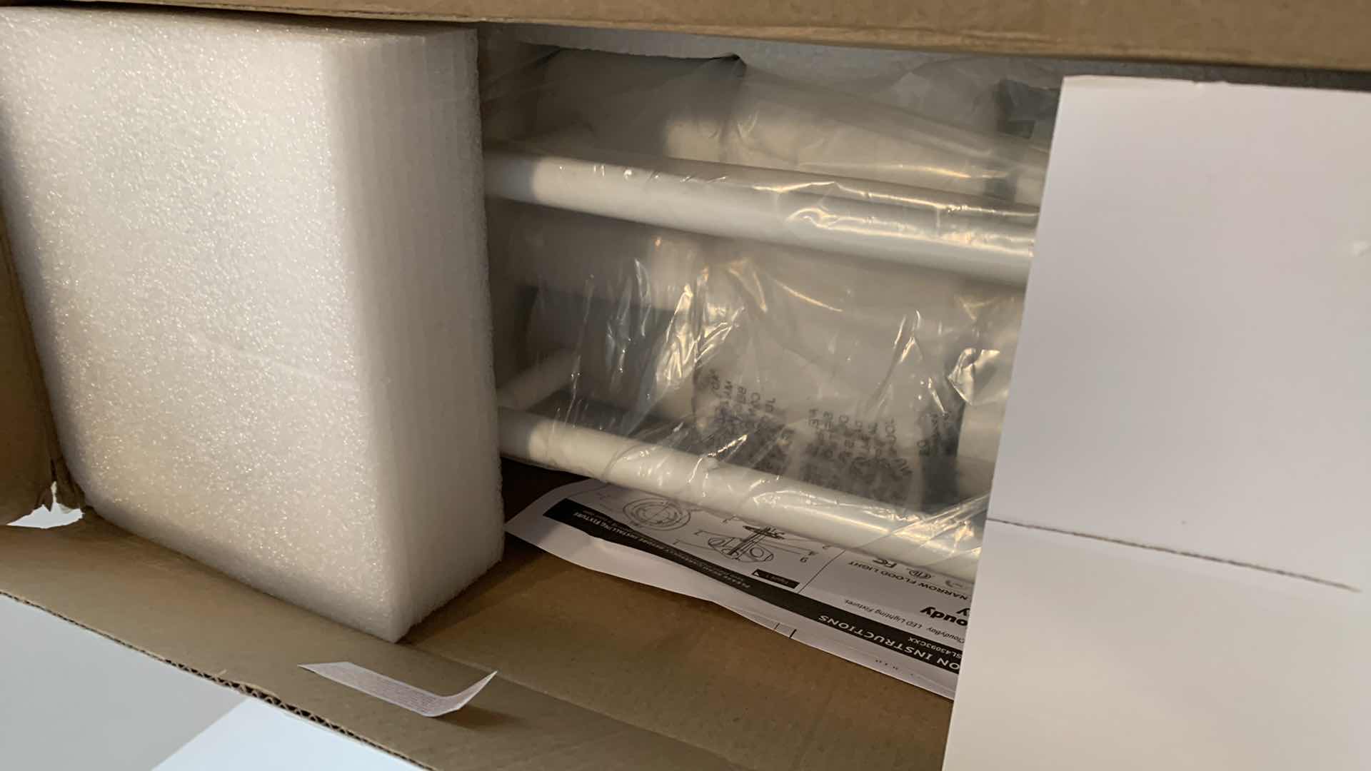 Photo 4 of CLOUDY BAY 4-HEAD CCT TUNABLE NARROW FLOOD LIGHT