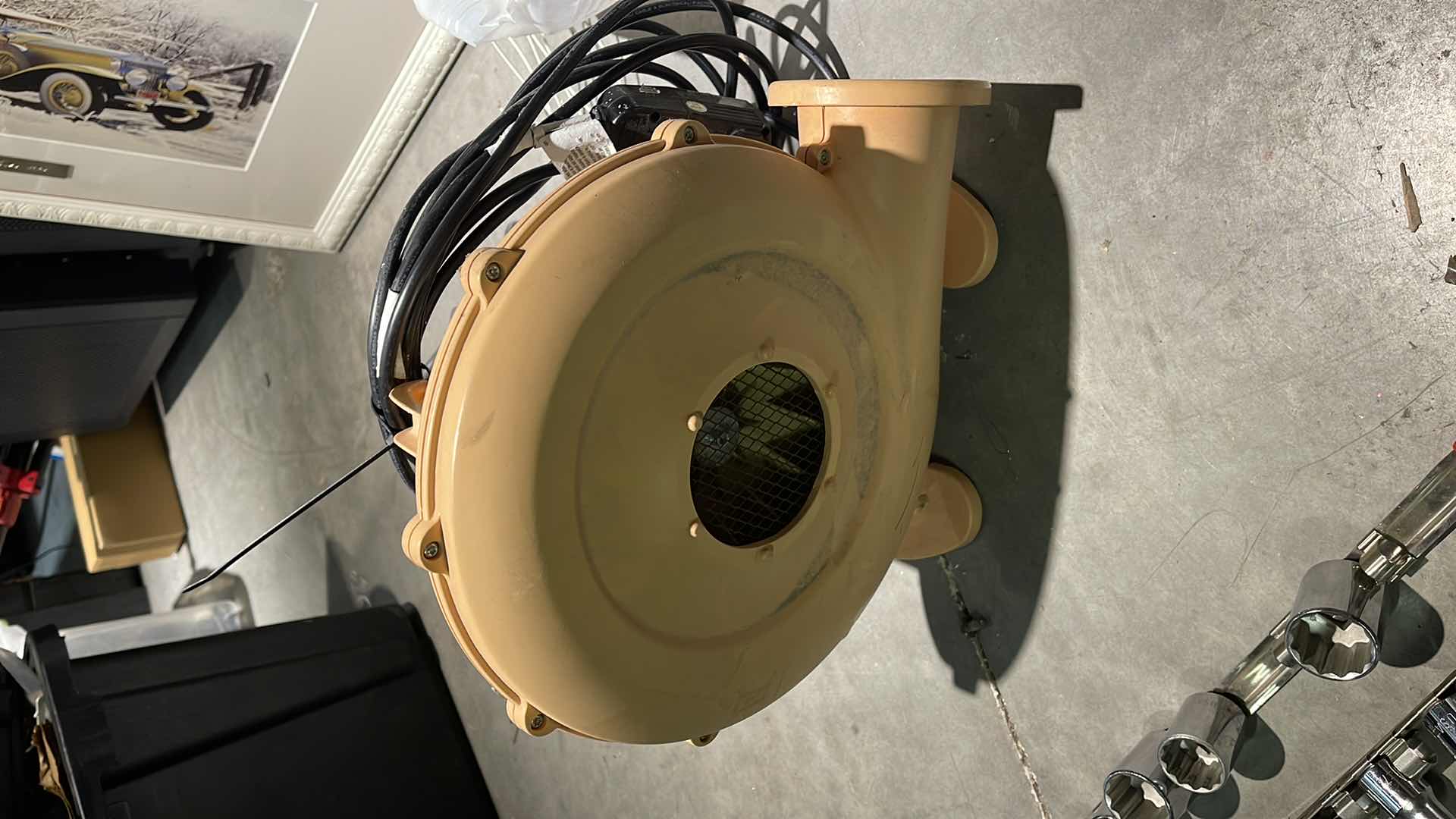 Photo 1 of HUAWEI AIR JUMPER AIR BLOWER BOUNCE HOUSE