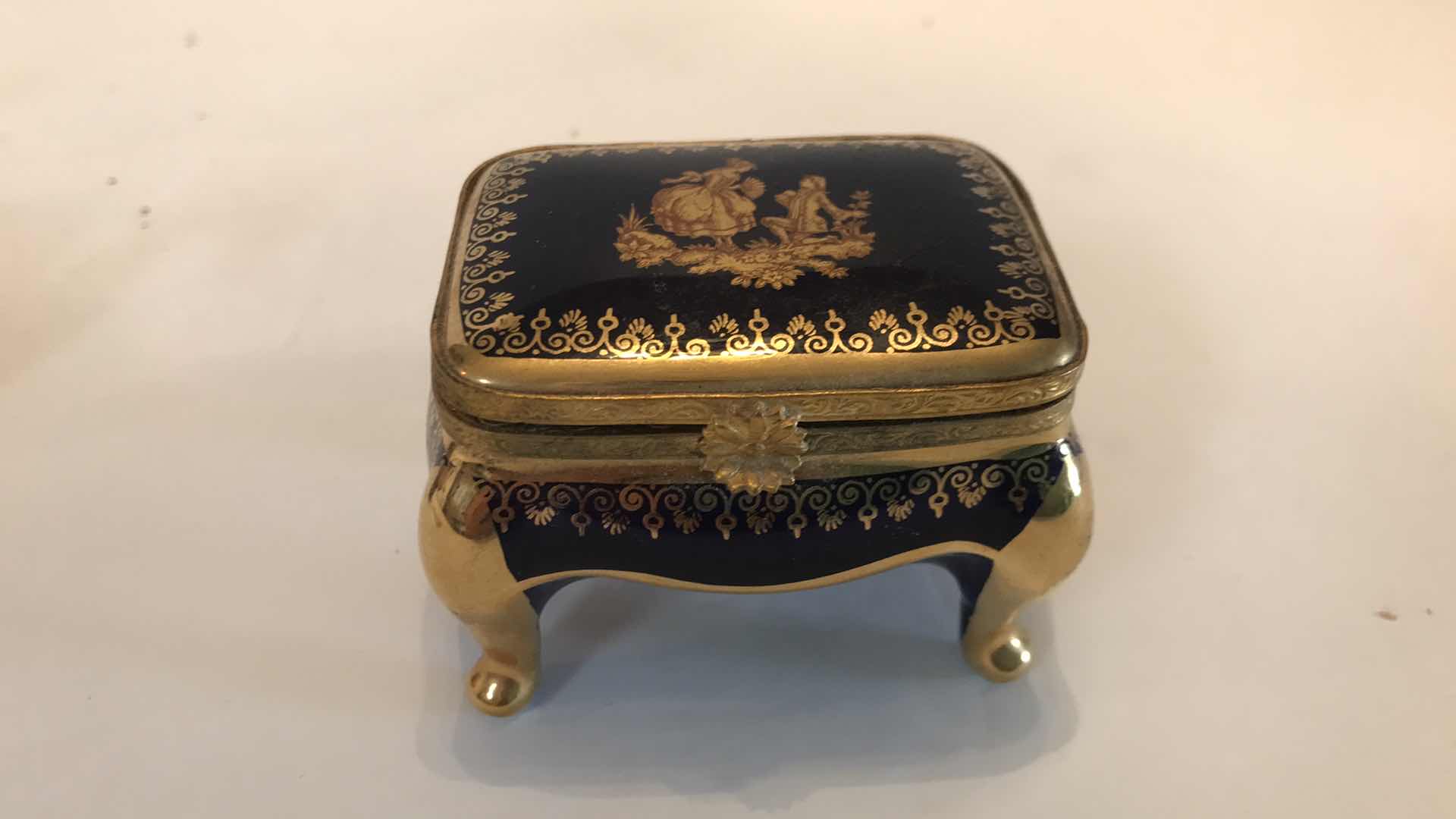 View 5 of LIMOGES LA REINE EXQUISITE MINIATURE PORCELAIN SWAN COBALT BLUE WITH 22K GOLD LEAF ORNAMENTAL BON DISHES/ SALT CELLARS