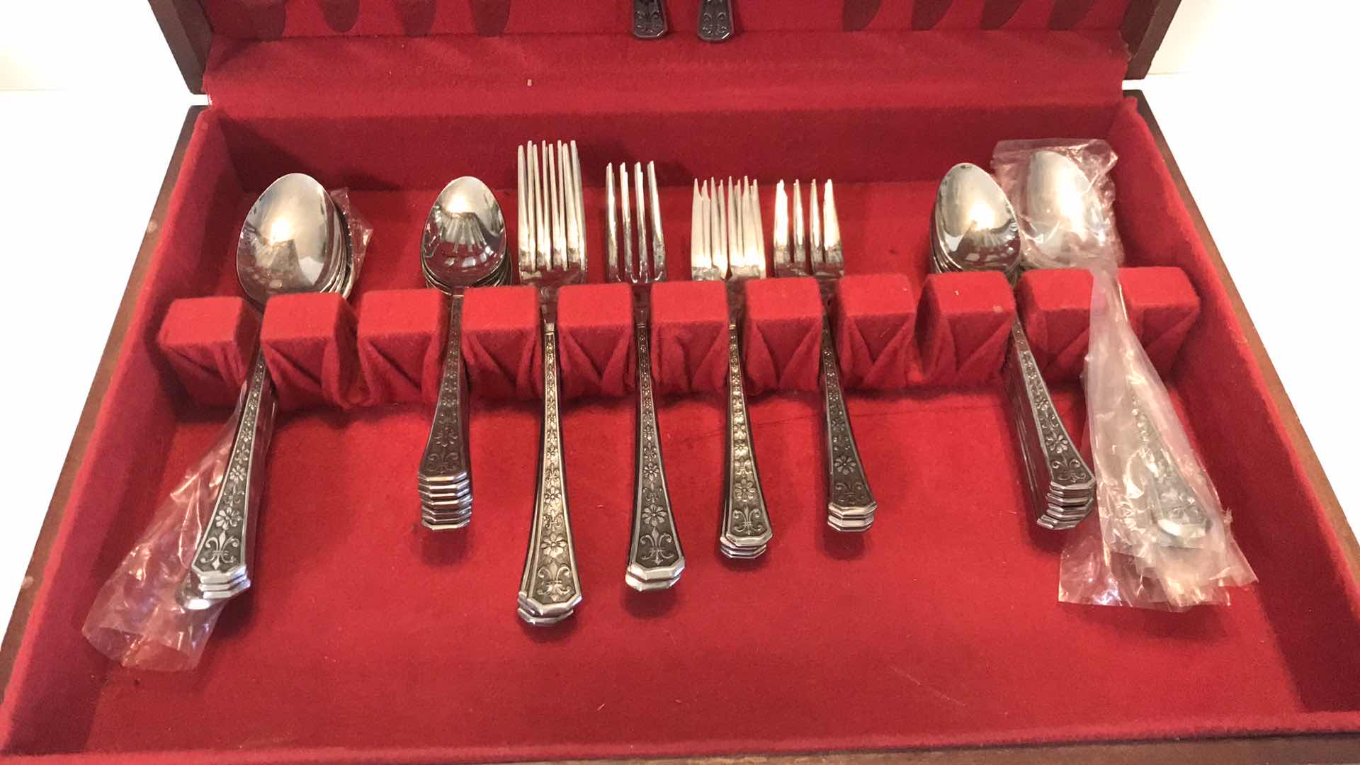 Photo 4 of VINTAGE INTERPUR SILVERWARE STAINLESS STEEL JAPAN W/ BOX