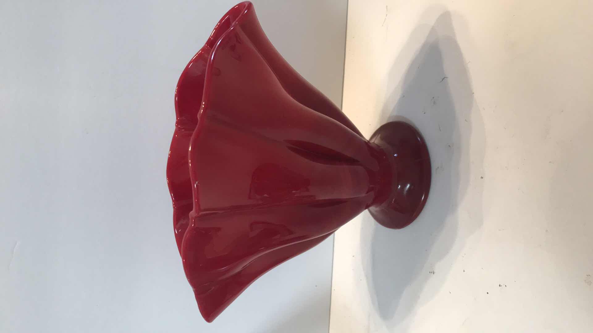 Photo 1 of FENTON MANDARIN RED ART GLASS LARGE FAN VASE H-7.5”