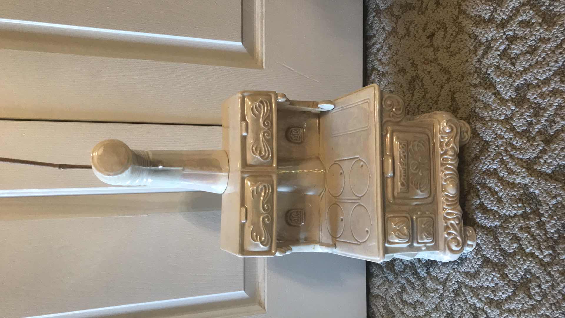 Photo 1 of VINTAGE CERAMIC DECORATIVE OVEN CAN BE CONVERTED INTO A LAMP 