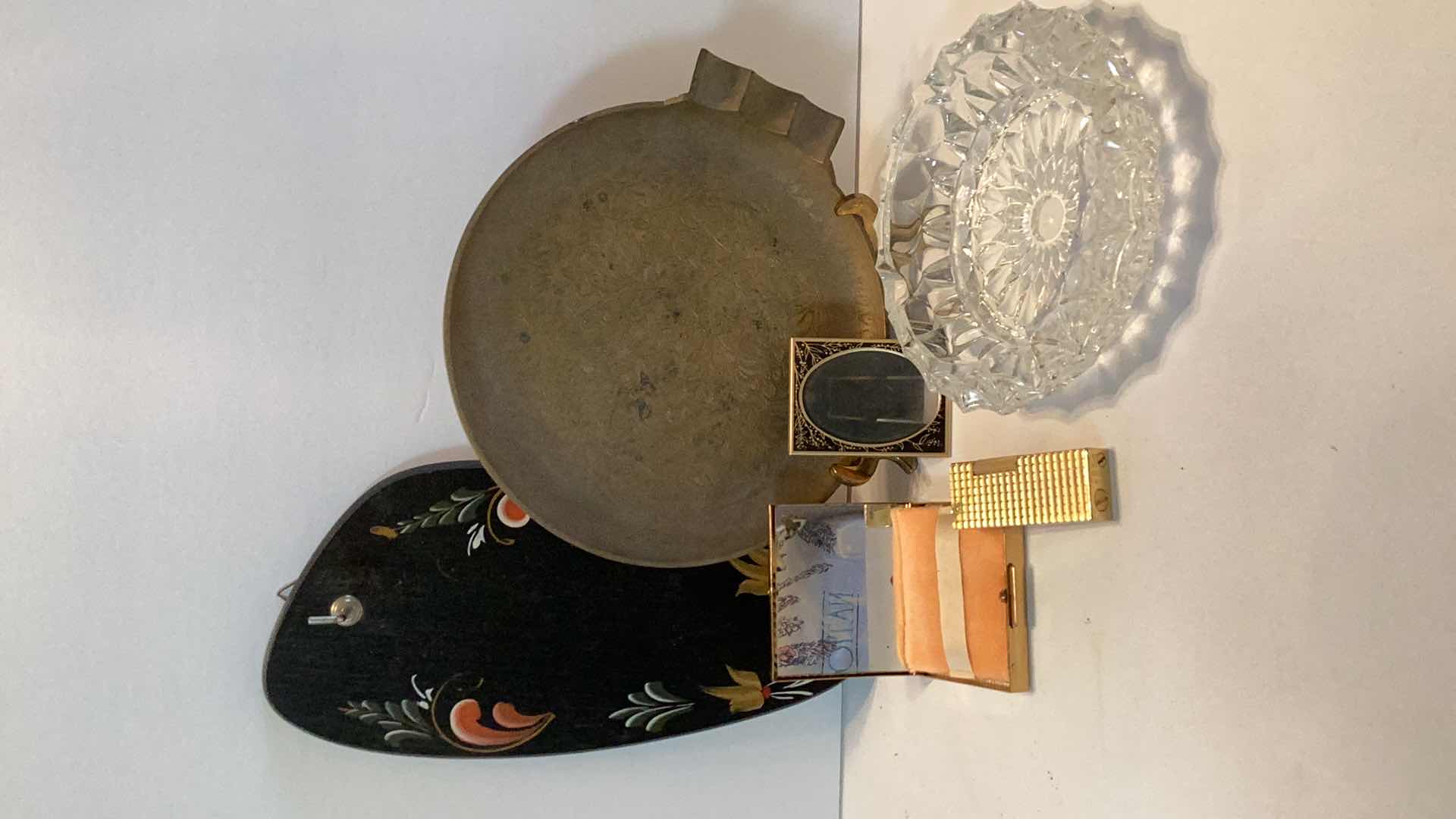 Photo 1 of VINTAGE DECOR ITEMS 