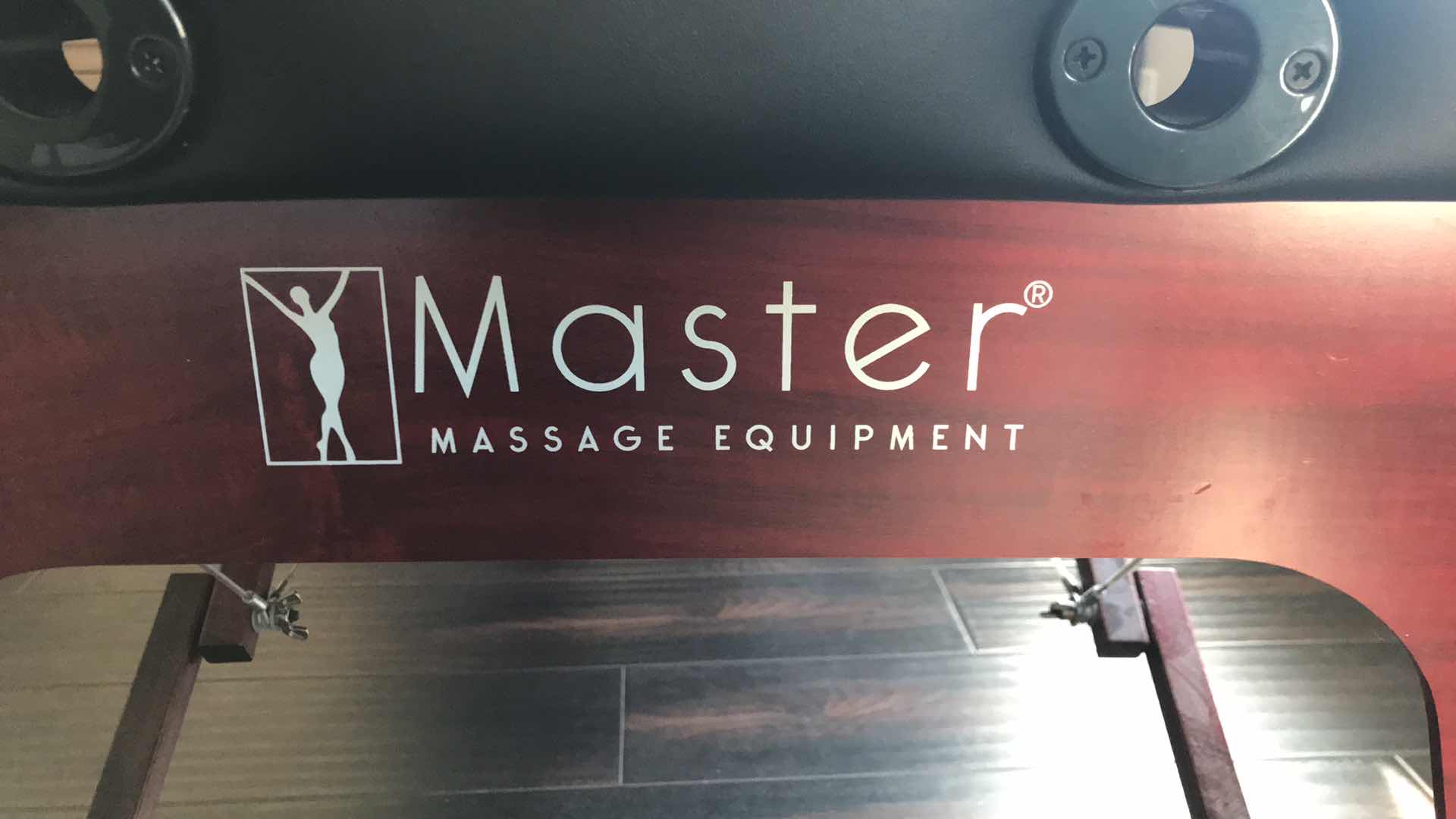 Photo 1 of MASTER MASSAGE MONTCLAIR PRO 31" EXTRA LARGE PORTABLE MEMORY FOAM MASSAGE TABLE WITH REIKI & PORTABLE BAG 

