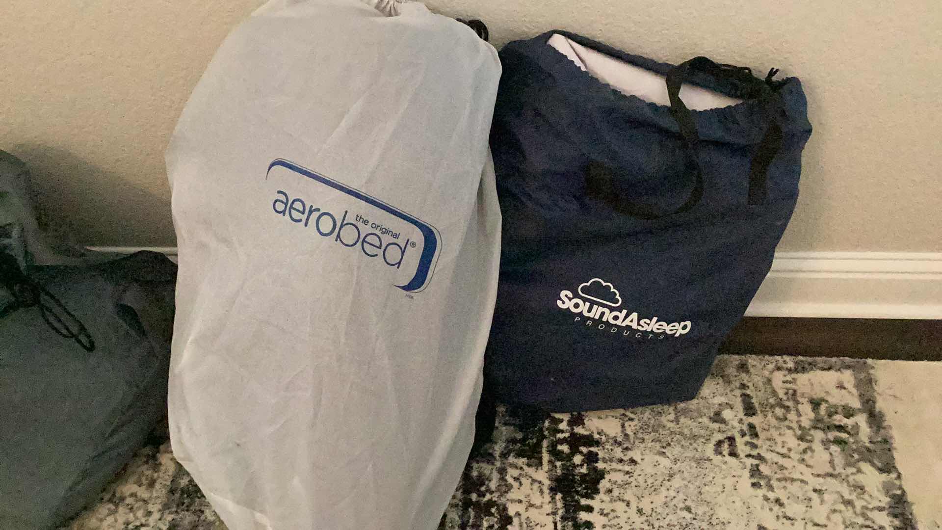 Photo 1 of AEROBED &  SOUNDASLEEP QUEEN/ FULL AIR MATTRESS