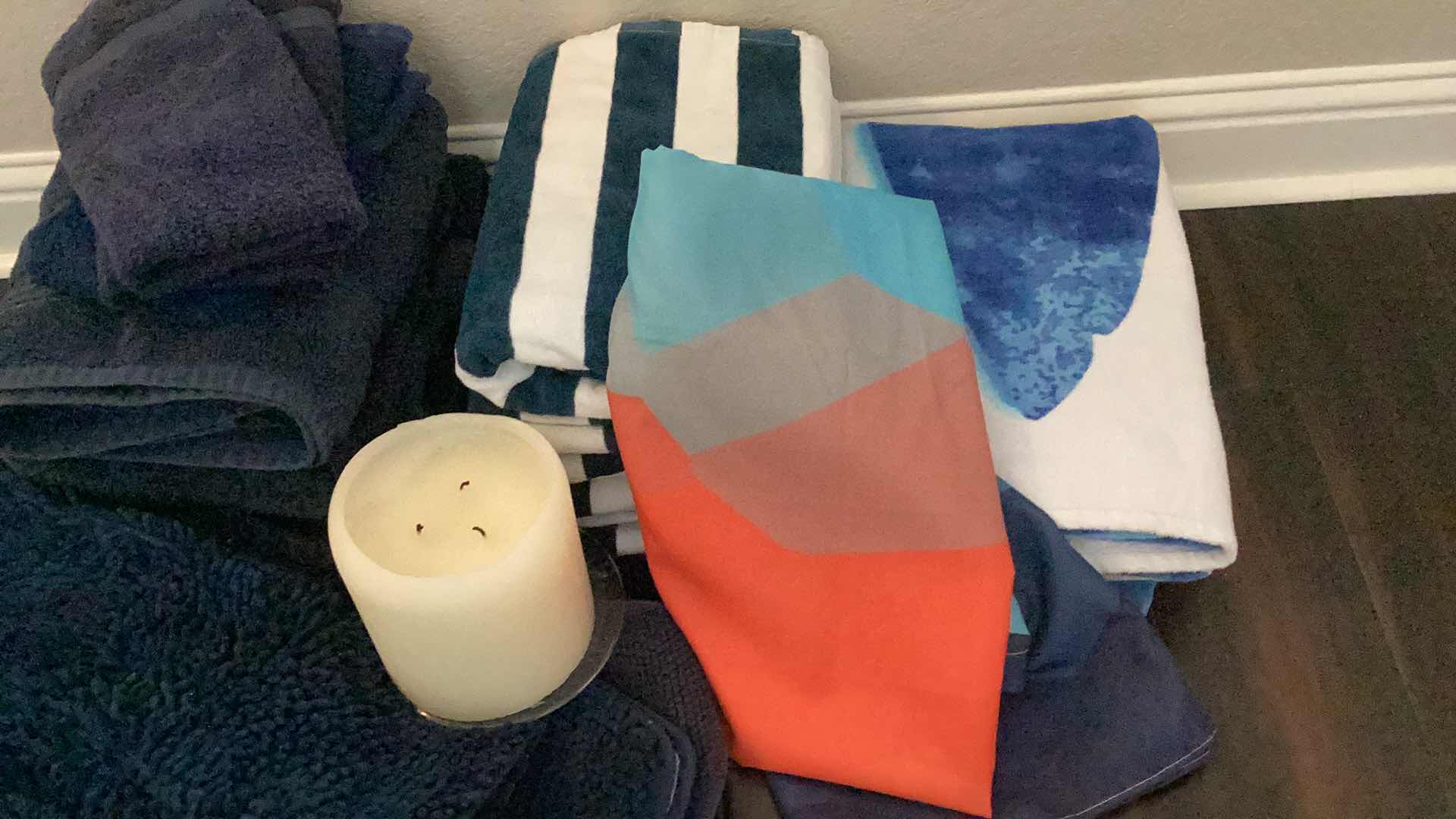 Photo 2 of BATHROOM DECOR , TOWELS, RUGS , SHOWER CURTAIN AND MORE 