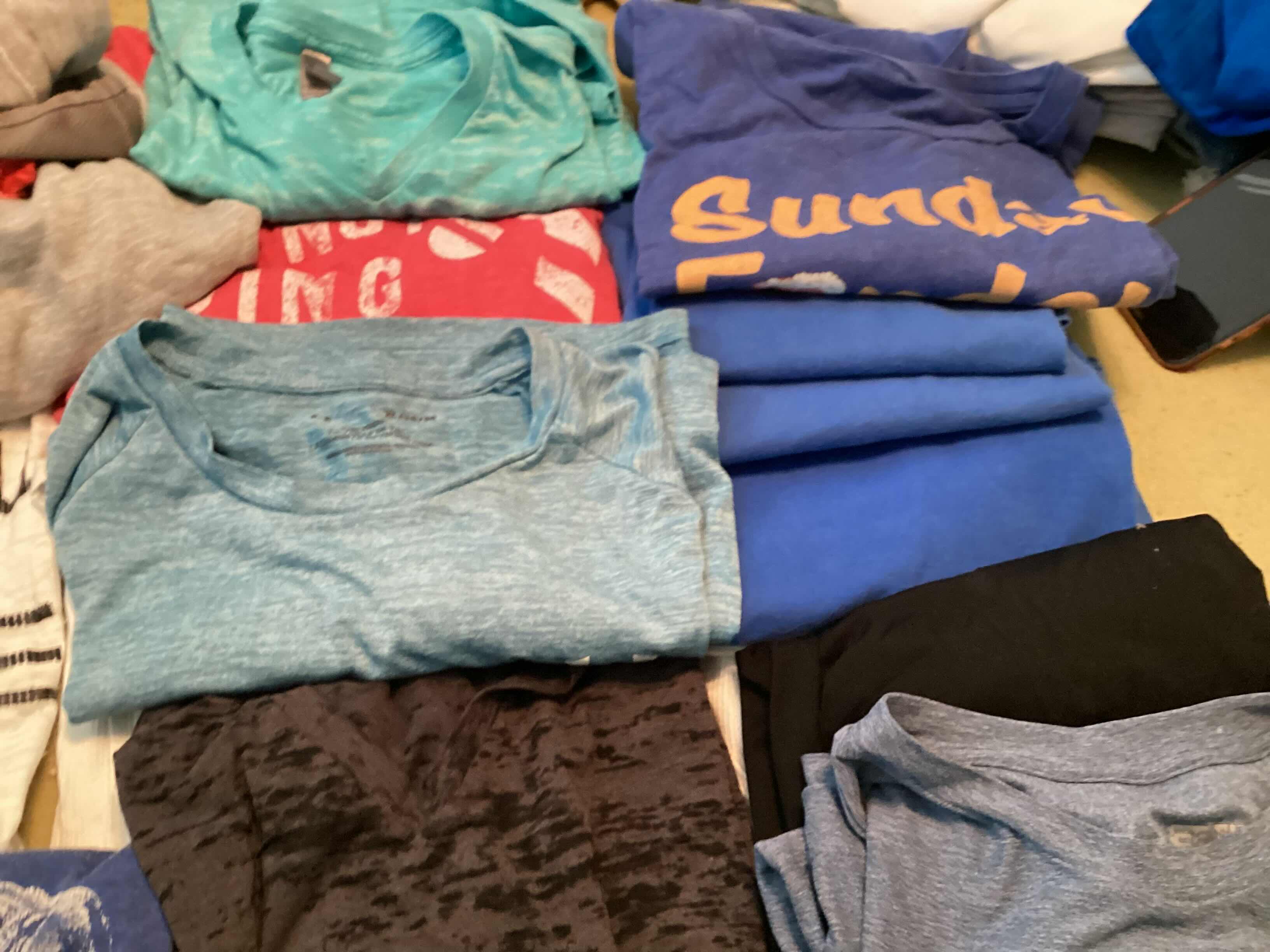 Photo 1 of MENS GRAPHIC T-SHIRTS AND MORE SIZE L/XL