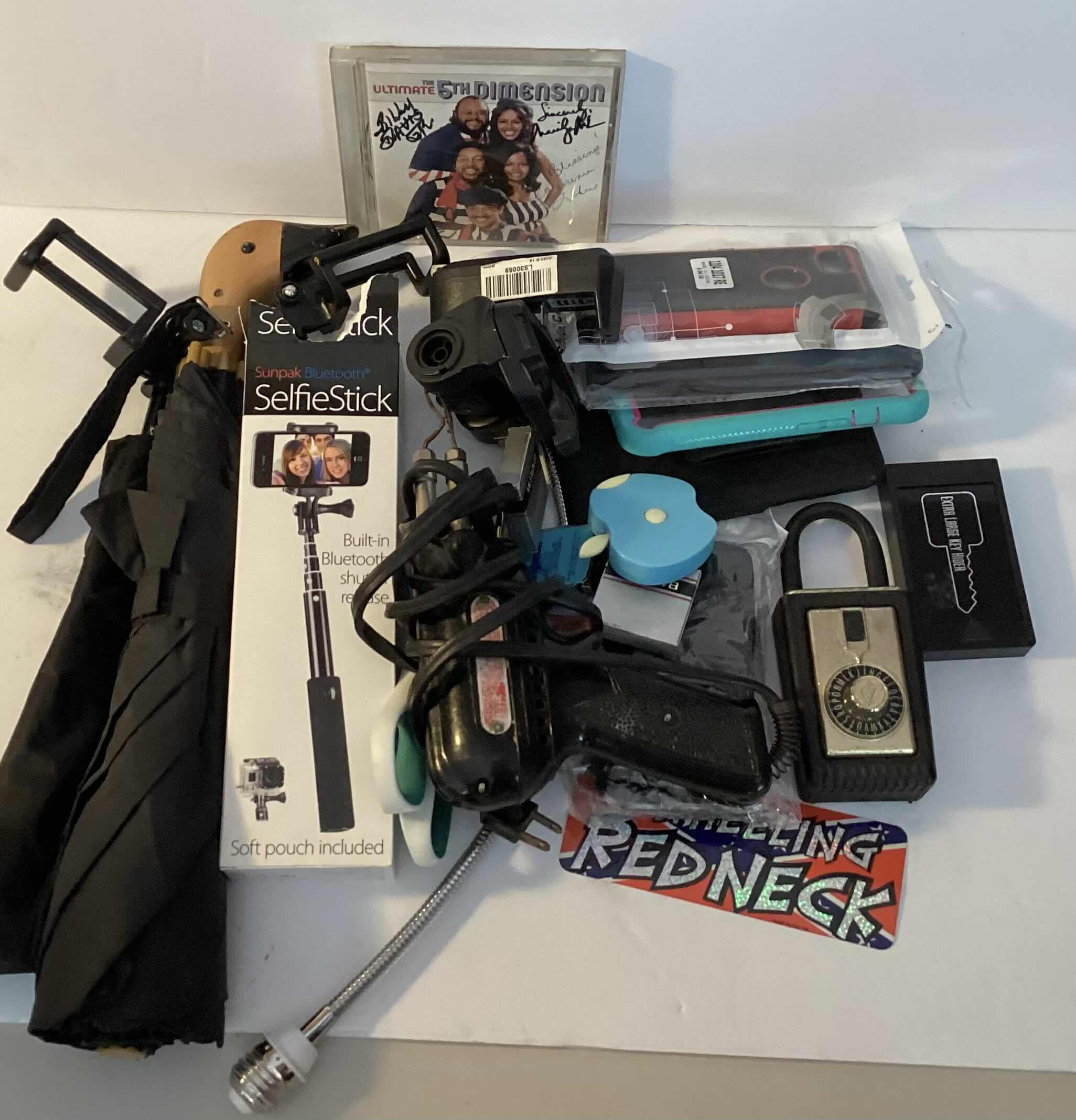 Photo 1 of A LITTLE BIT OF EVERYTHING AND SIGNED CD FROM ULTIMATE 5TH DIMENSION