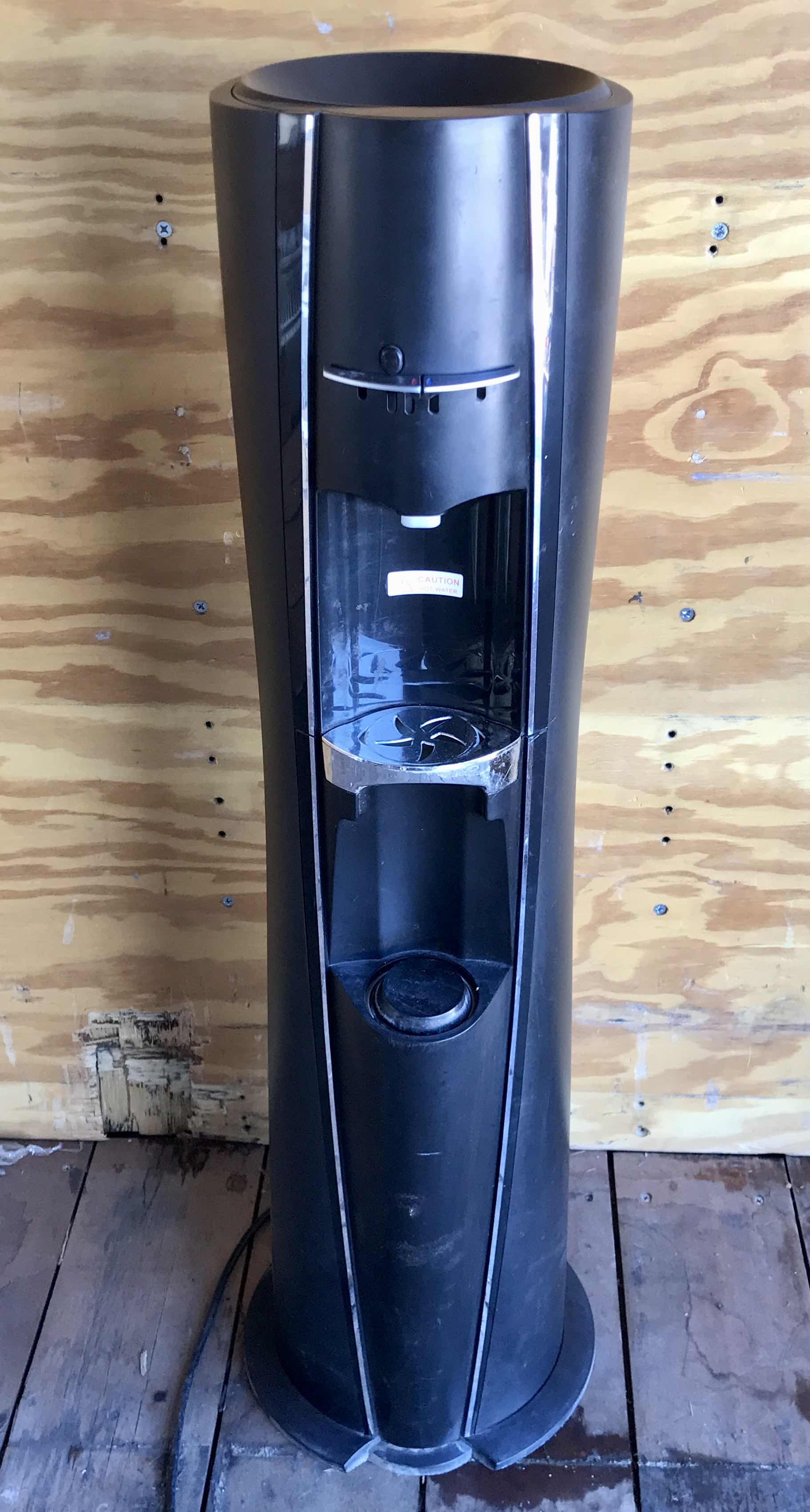 Photo 1 of O-WATER FW-DESIGN2013 WATER DISPENSER WARM EN KOUD WATER