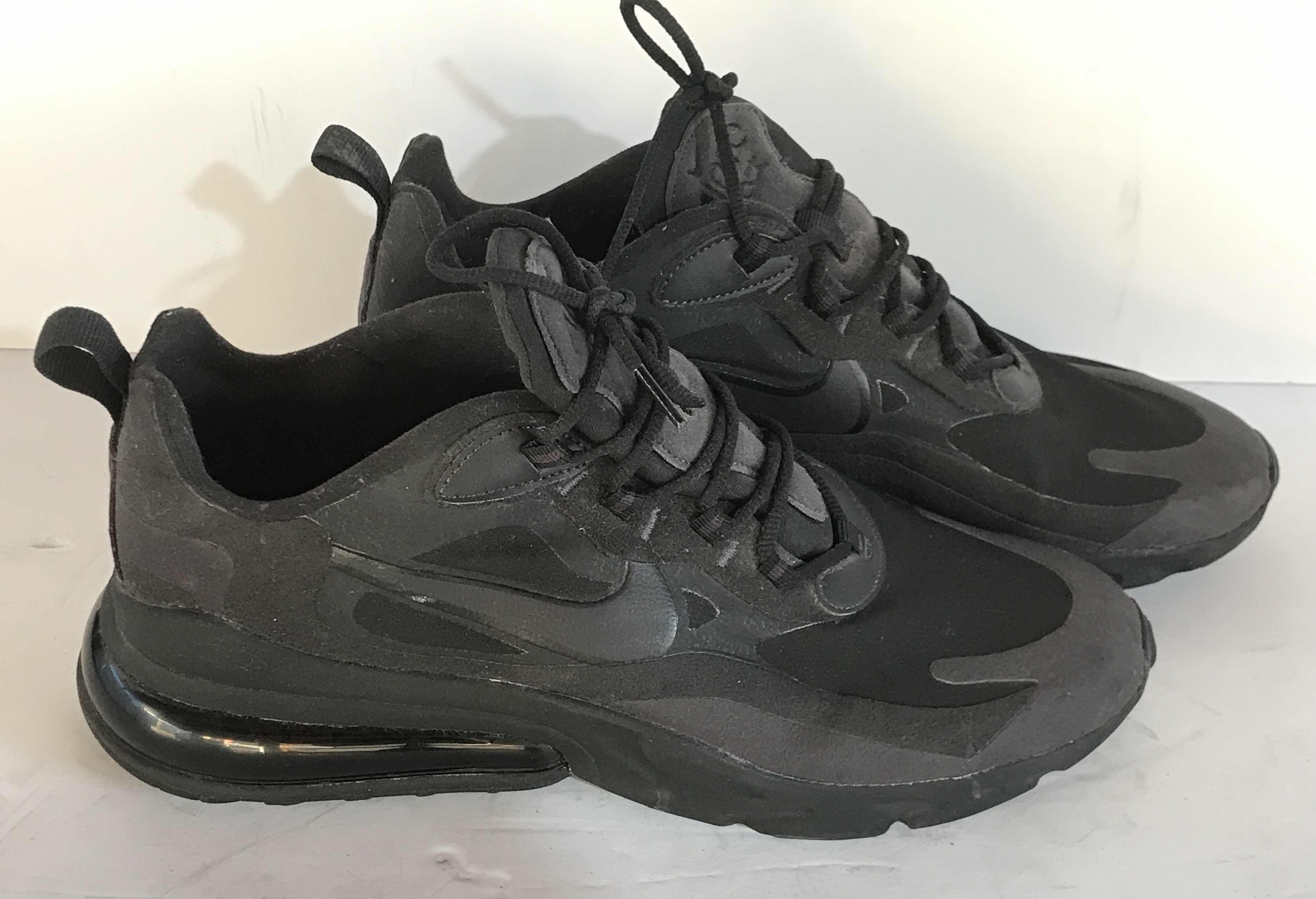 Photo 1 of NIKE AIR MAX 270 SIZE 11